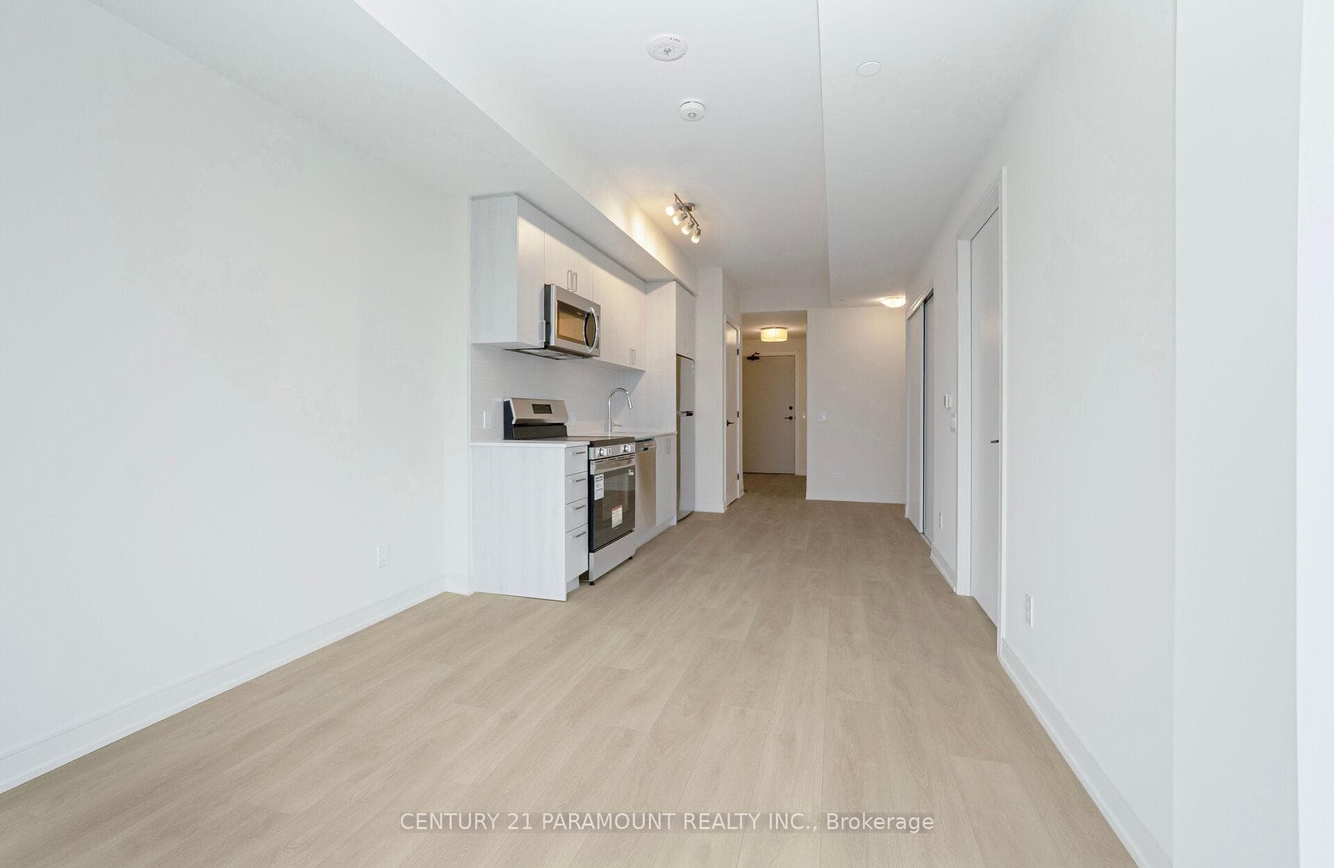 8020 Derry Road Unit 1801 photo 16