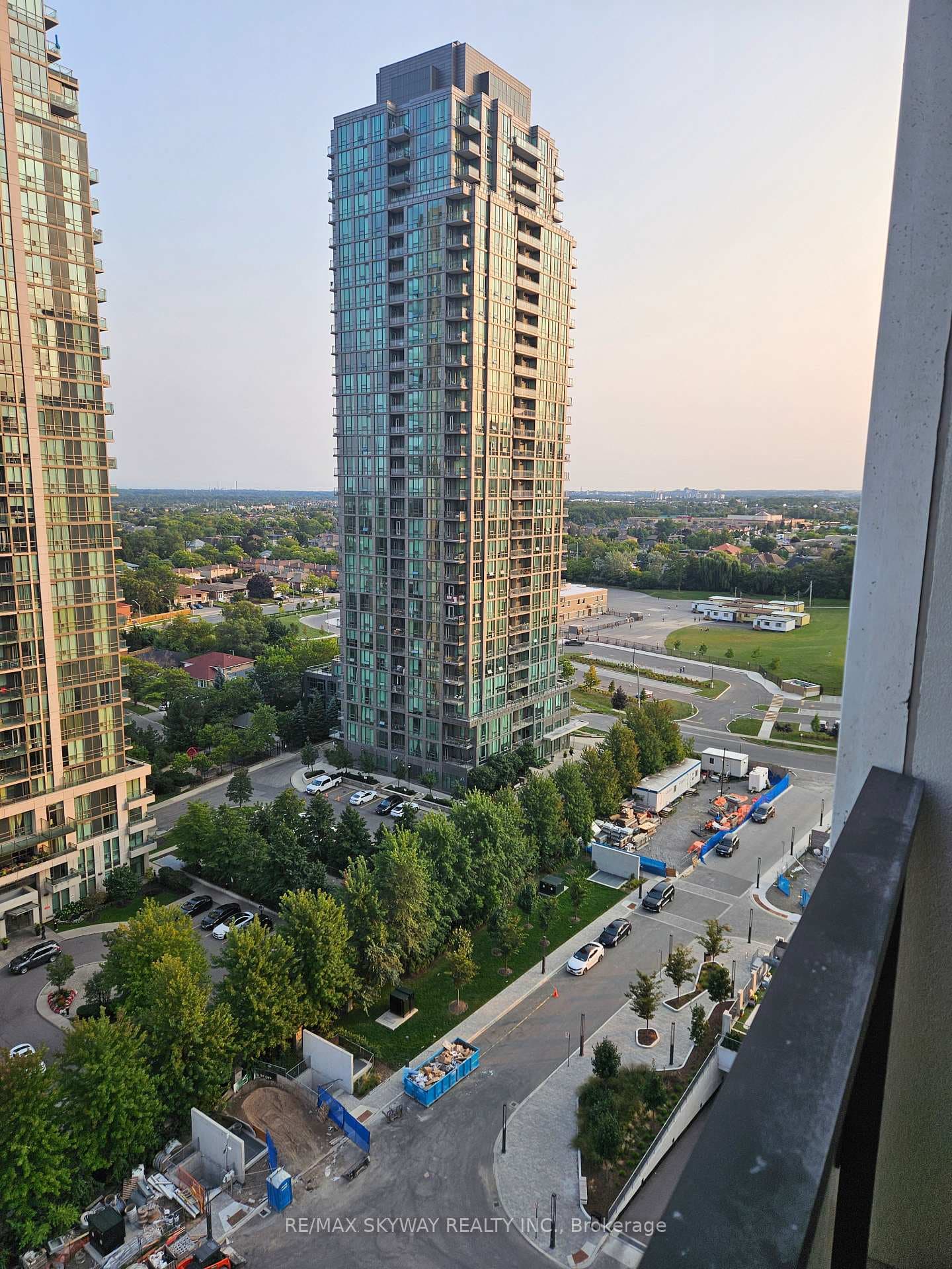 30 Elm Drive Unit 1405 photo 19