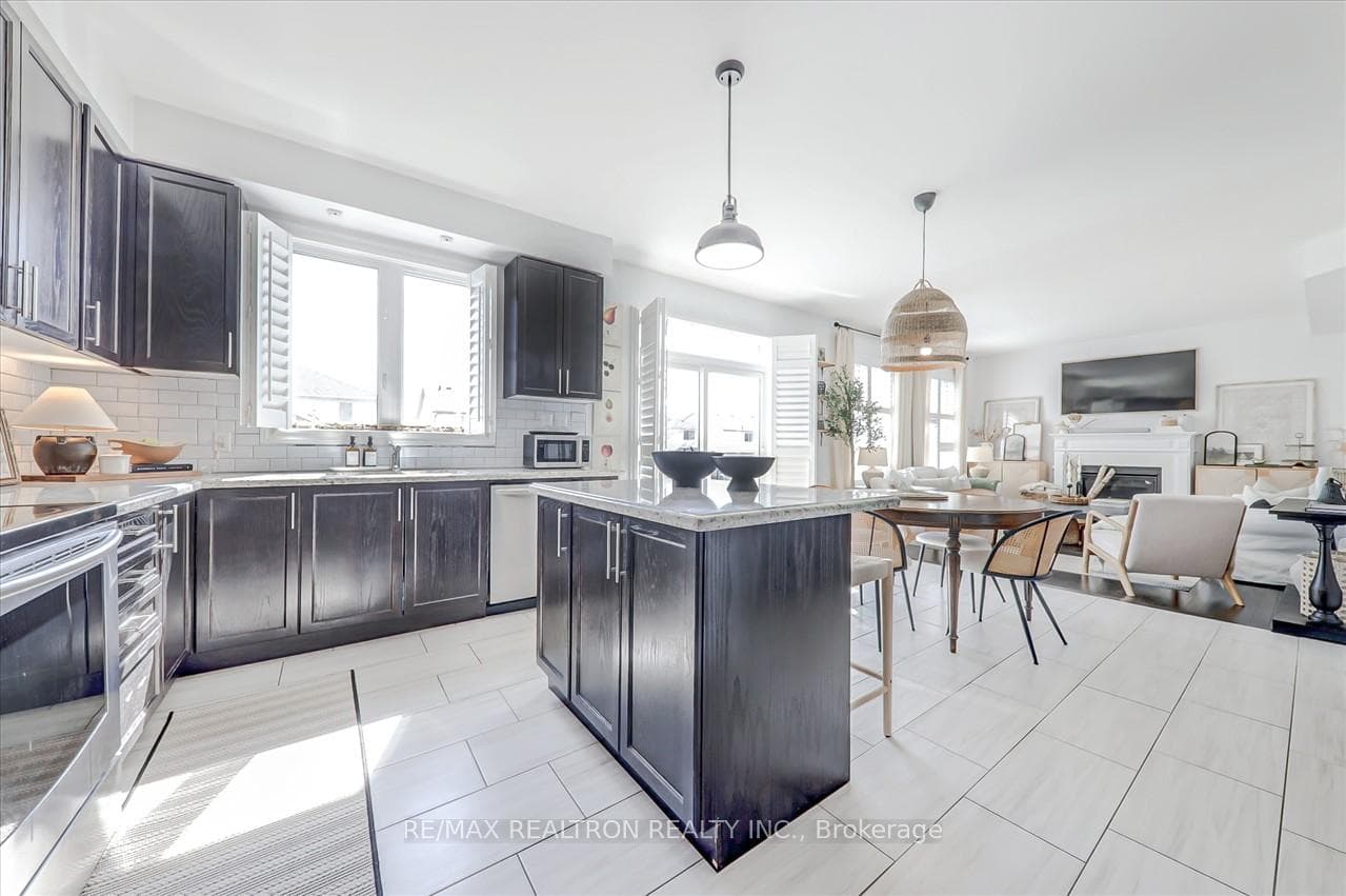 1805 Western Crescent photo 18