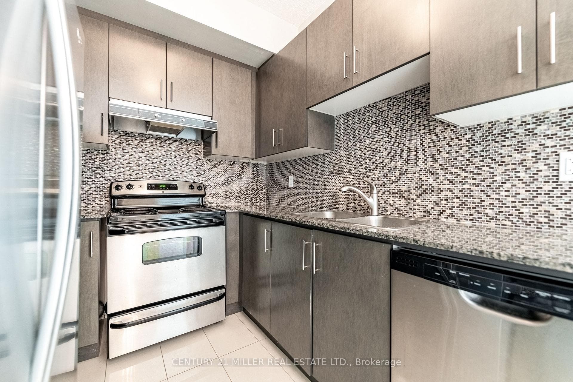 1421 Costigan Road Unit 212 photo 6