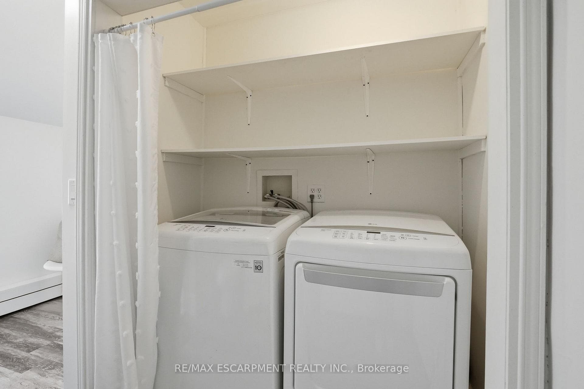 73 Sherwood Drive photo 35