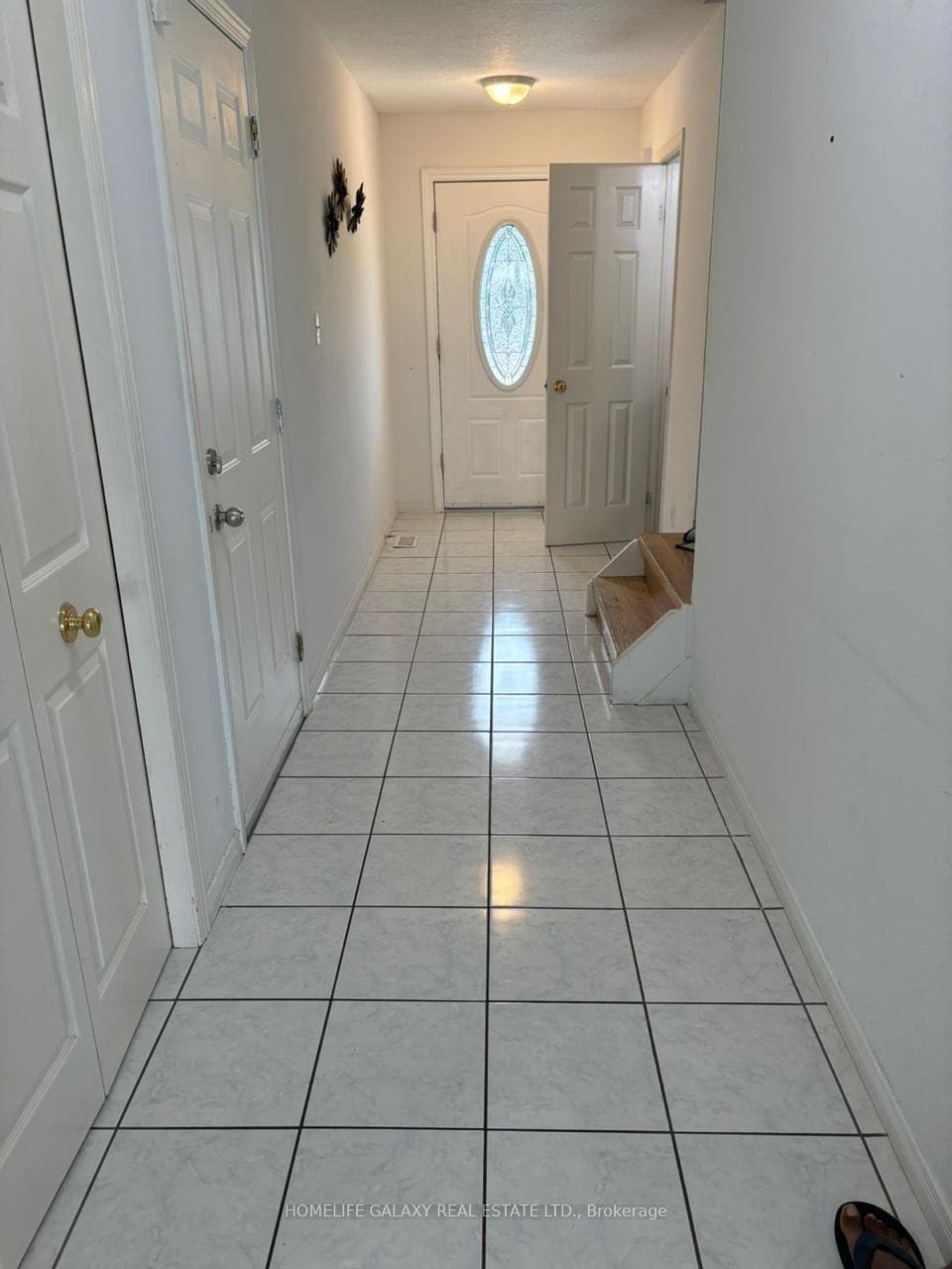 8 Mountain Laurel Crescent photo 3