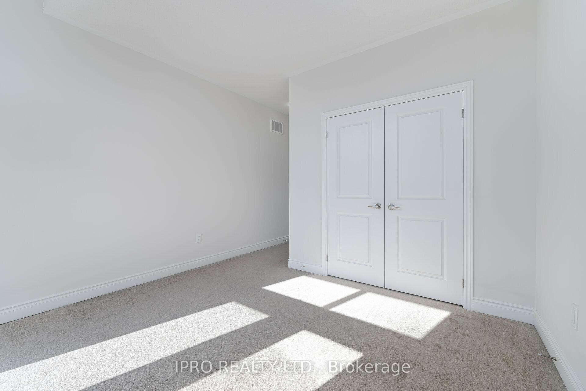 61 Calabria Drive photo 32