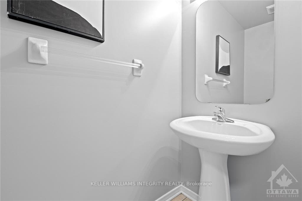 75 COLLISTON Crescent photo 22