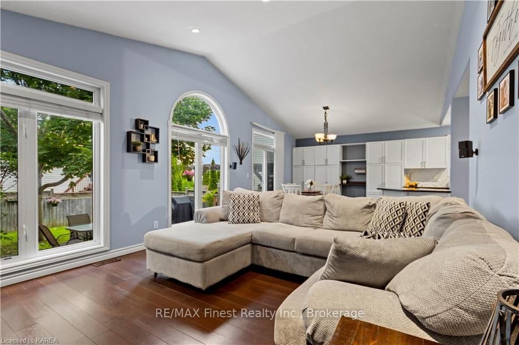 459 CONSERVATORY Drive photo 17