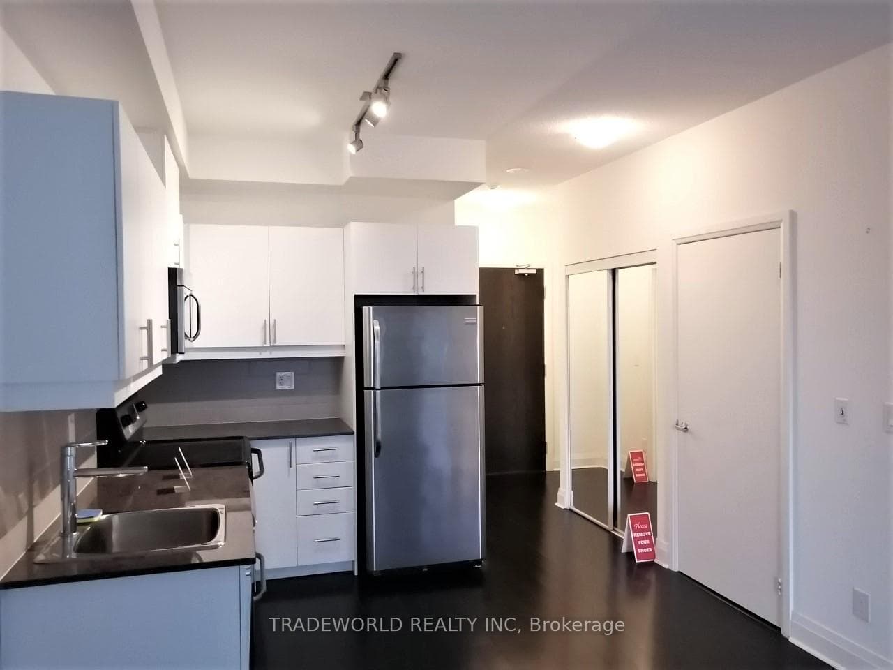 17 Kenaston Gardens Unit 604 photo 3