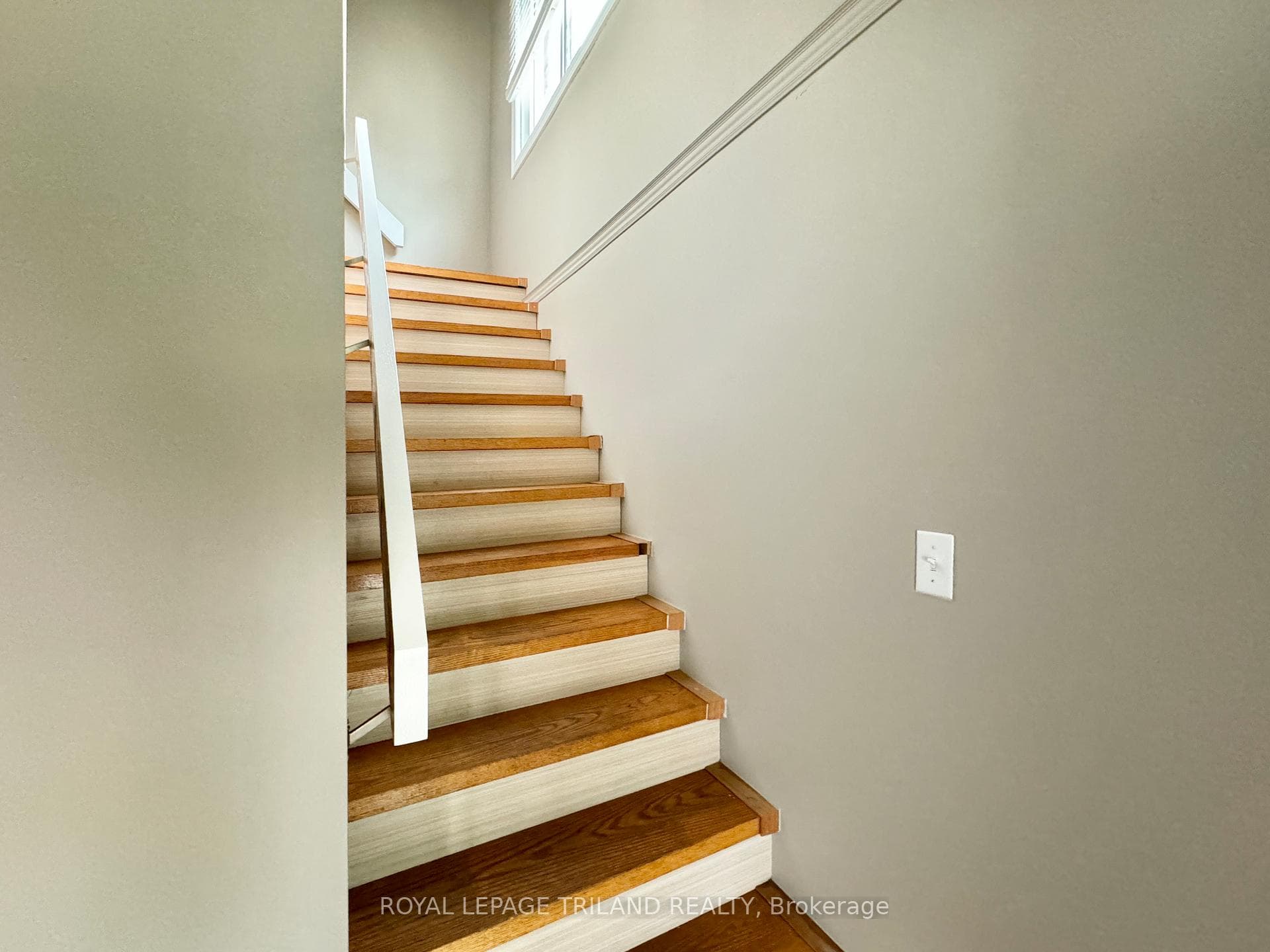 227 Colborne Street photo 2