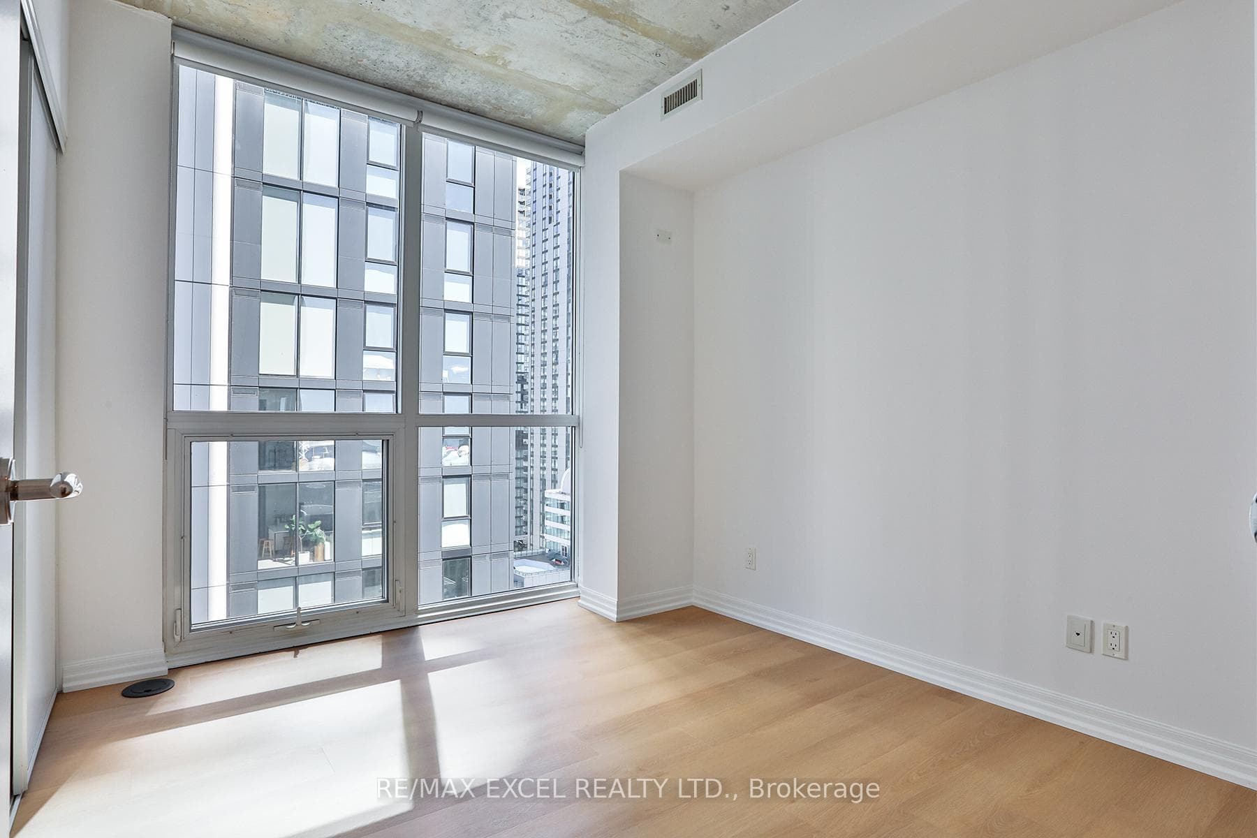 88 Blue Jays Way Unit 2602 photo 17