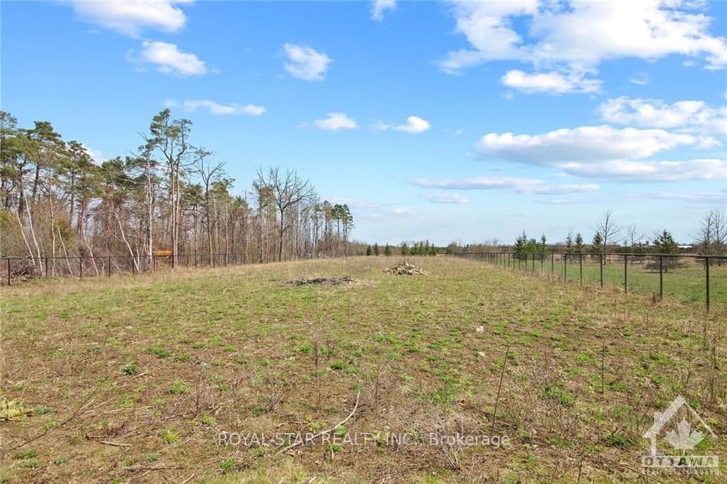 5925 PRINCE OF WALES Drive photo 4