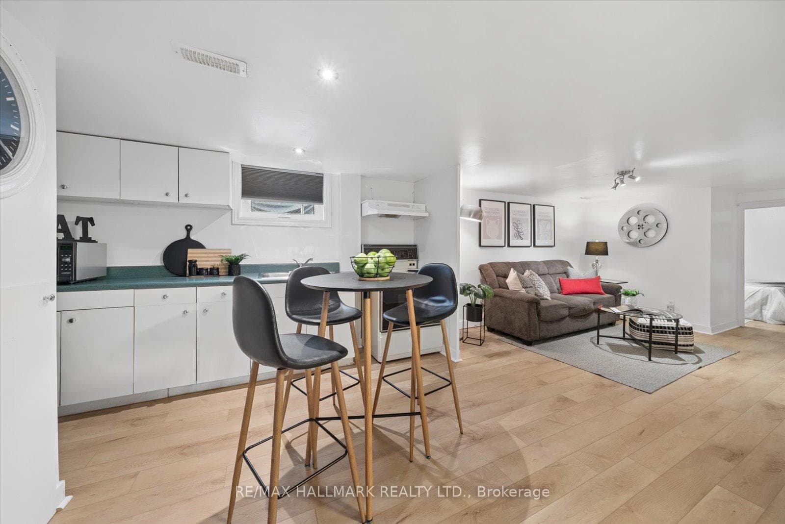 46 Marsh Road photo 25