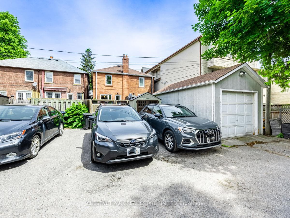 615 Soudan Avenue photo 31