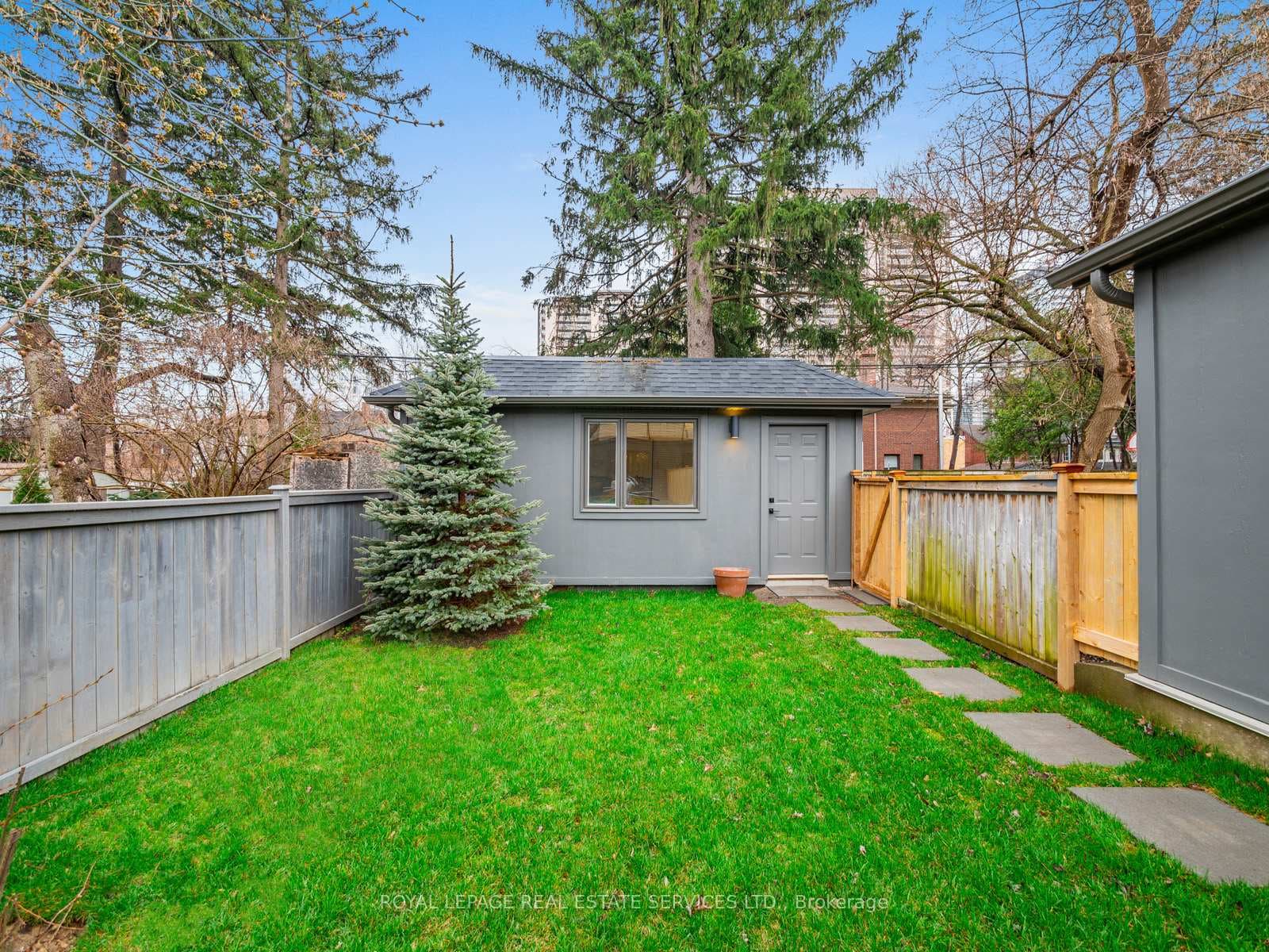 115 Sherwood Avenue photo 36