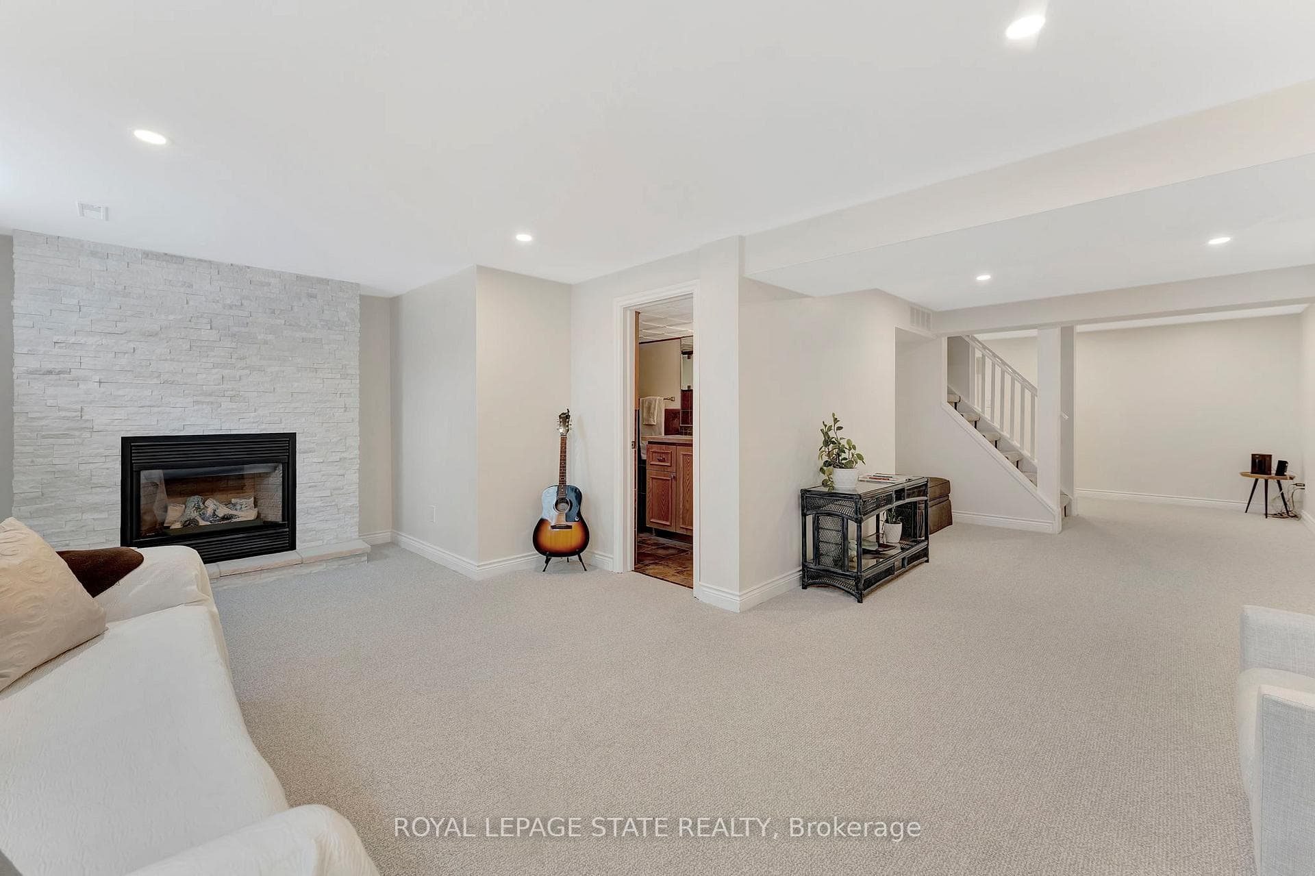 1457 Dewbourne Crescent photo 30