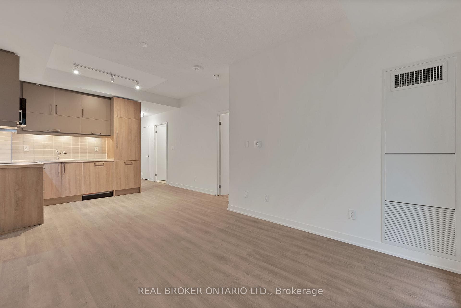 38 Simcoe Promenade Unit 414C photo 15