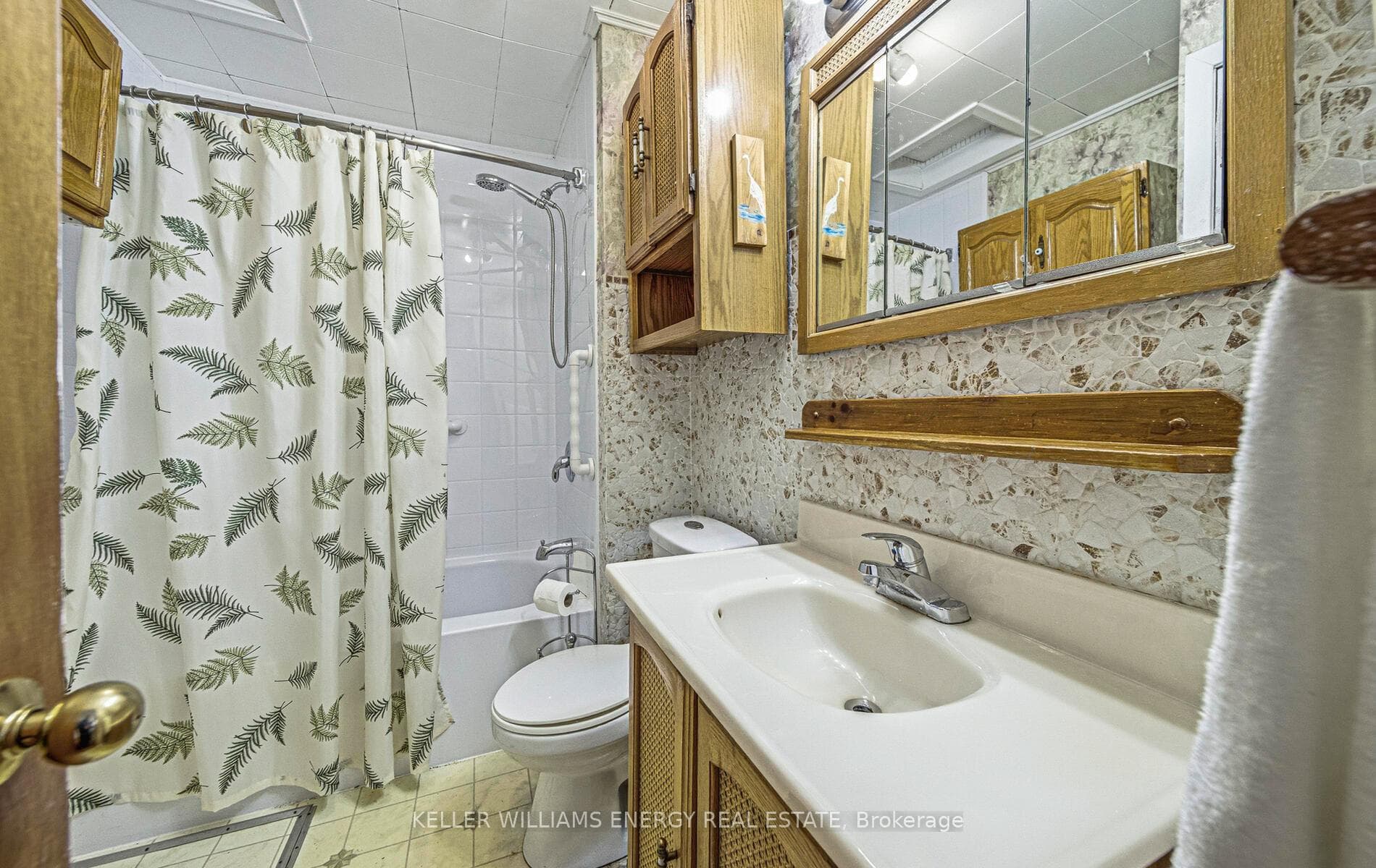 449 Cromwell Avenue photo 20