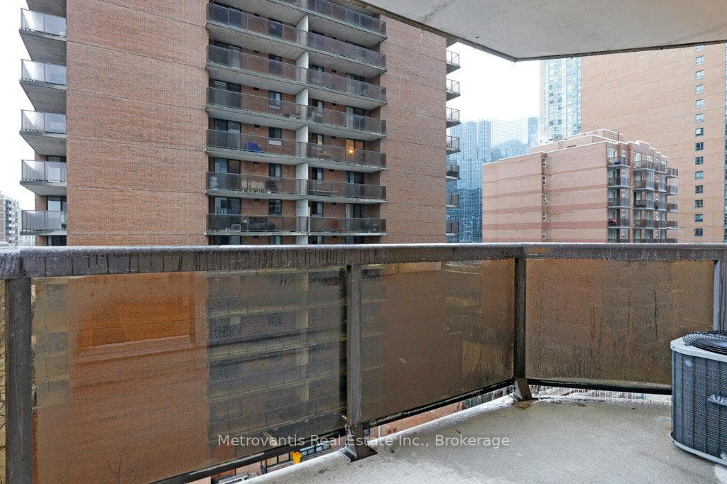 470 Laurier Avenue Unit 708 photo 25