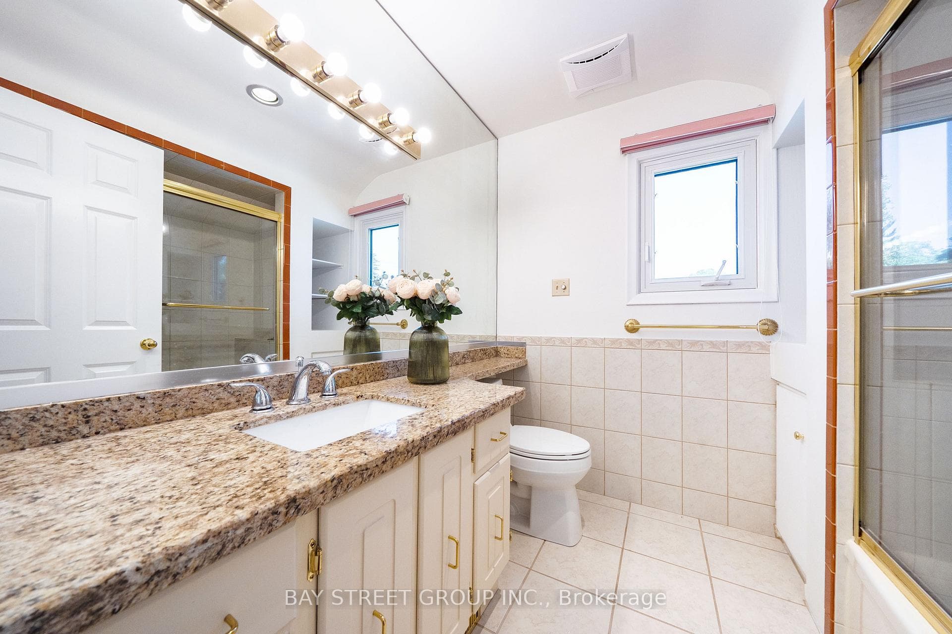 441 Guildwood Parkway photo 32