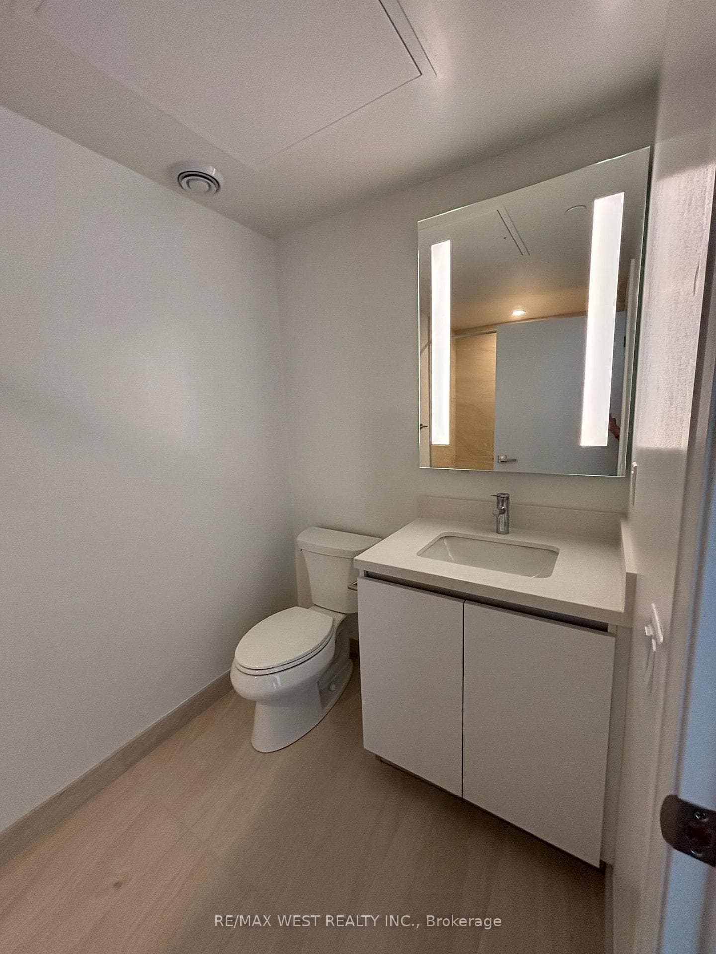 4015 The Exchange N/A Unit 1906 photo 10