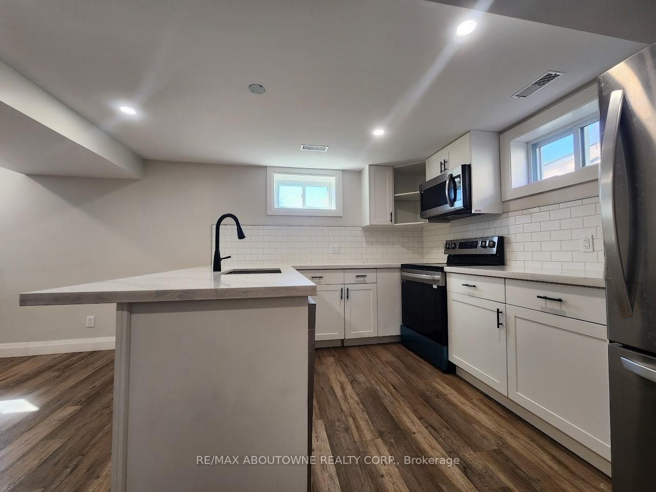 366 Upper Ottawa Street Unit BSMT photo 4
