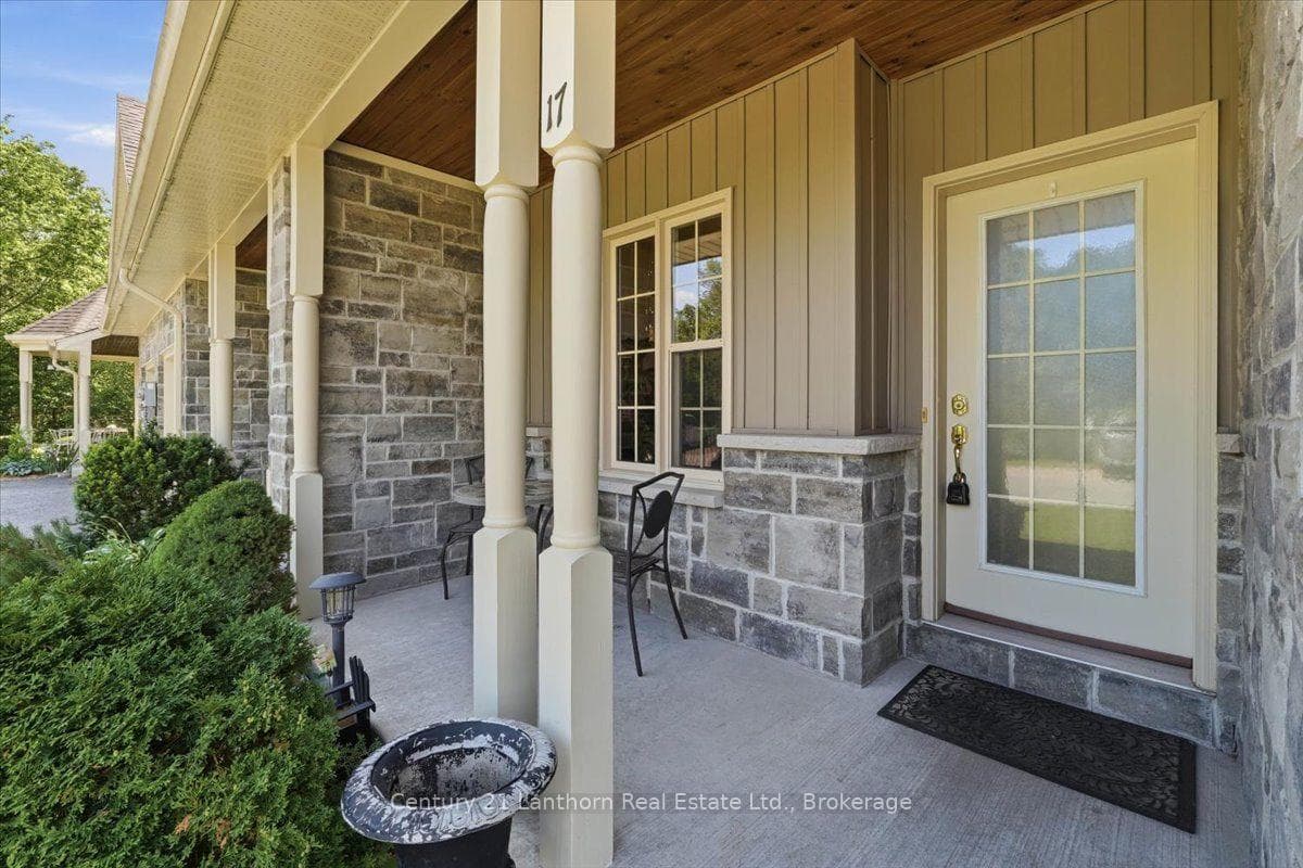17 Richardson Lane photo 4