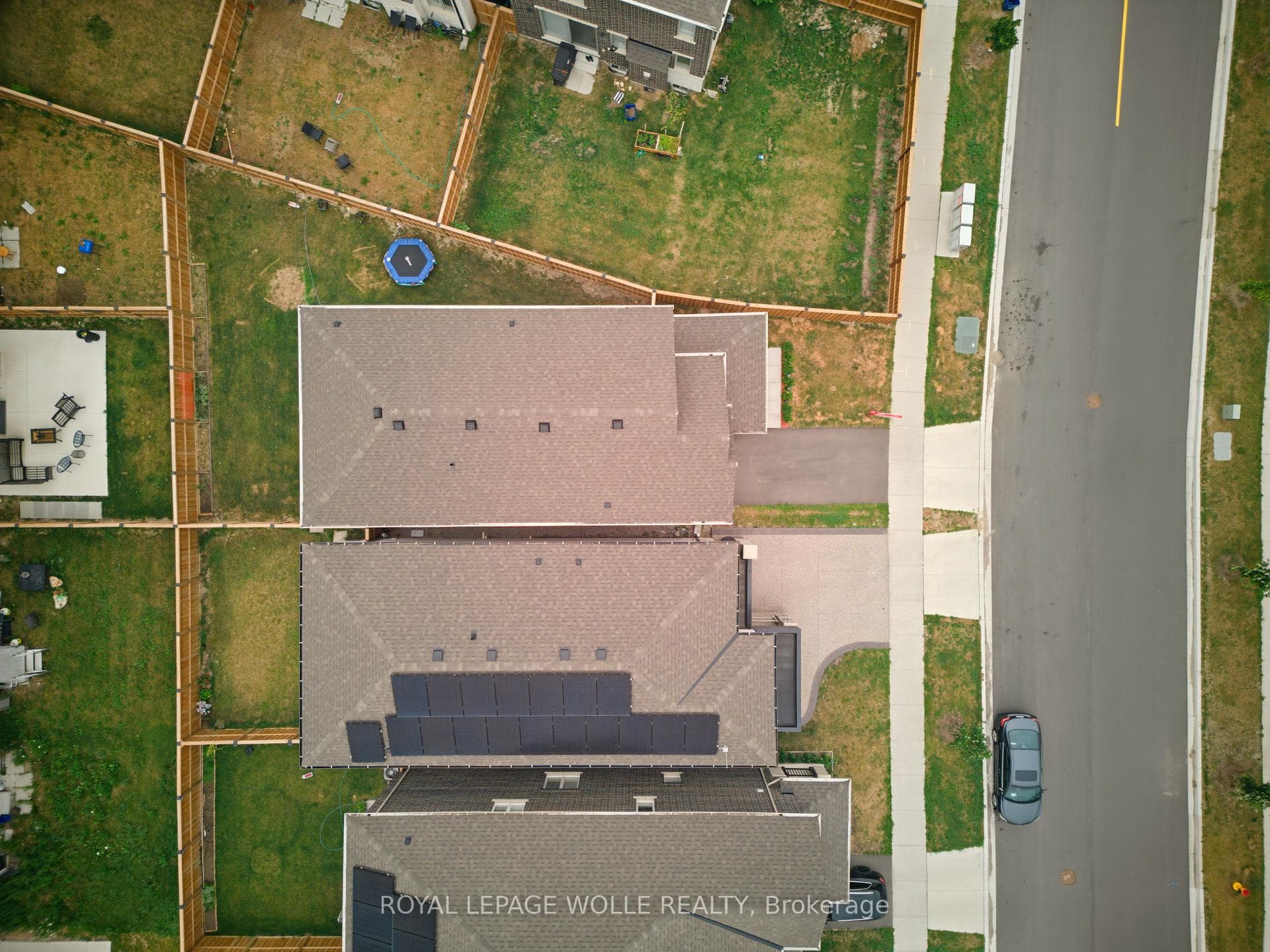 6 Milt Schmidt Street photo 31