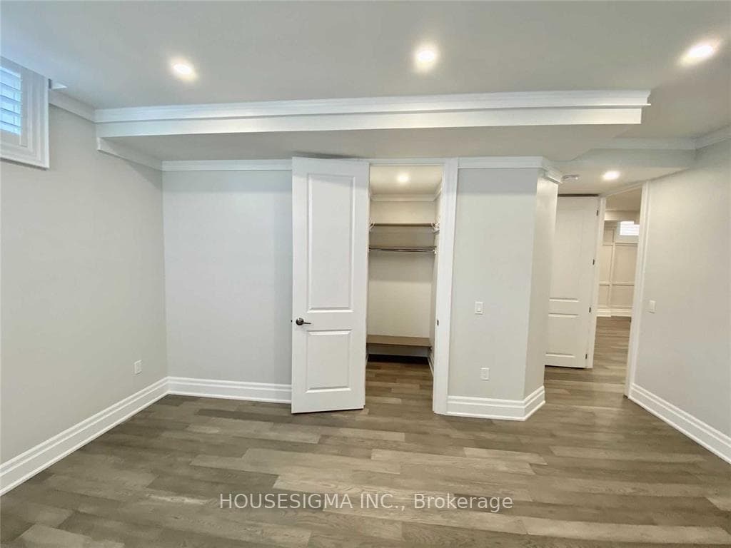 54 Shining Willow Court Unit Bsmt photo 10