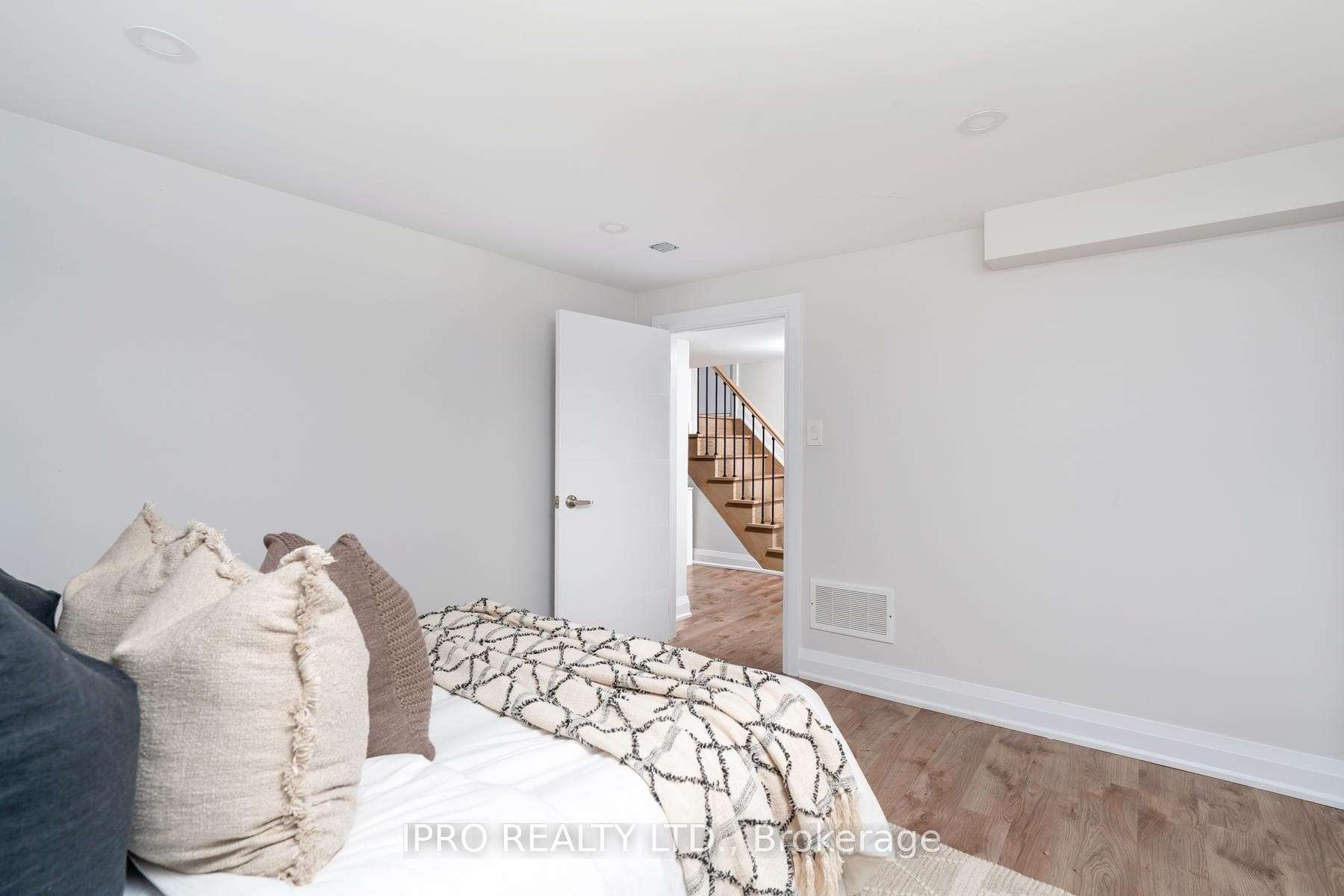 11 Shangarry Drive photo 32