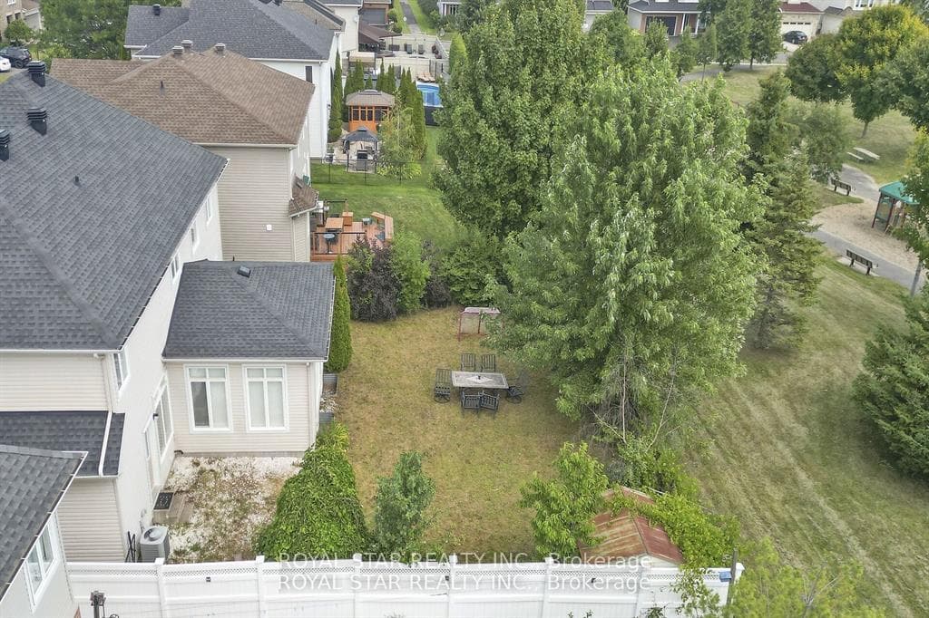 611 Devonwood Circle photo 41