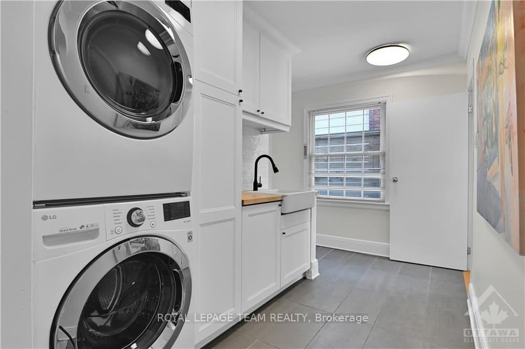 3 FREDERICK Place photo 9