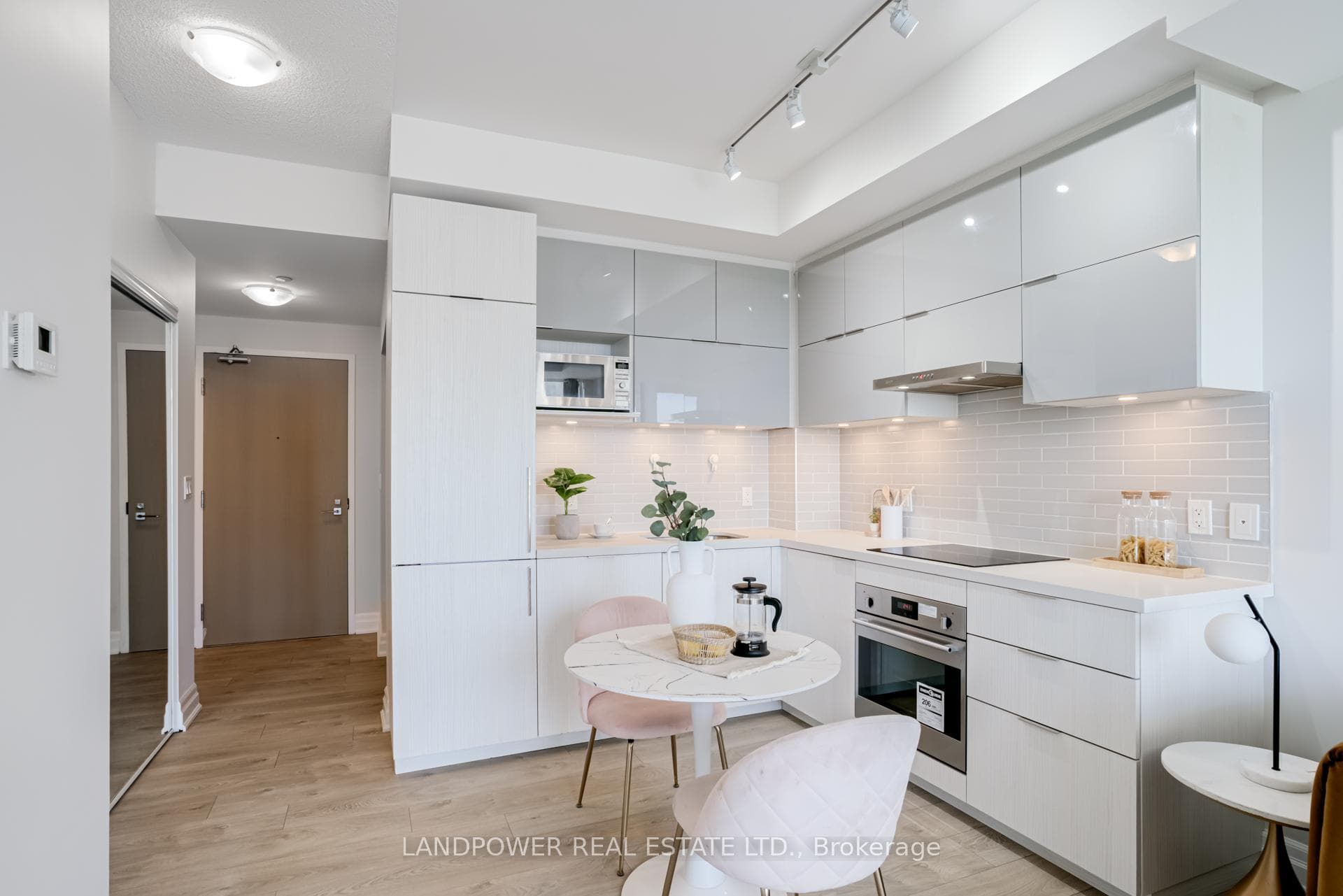 10 Rouge Valley Drive Unit 611A photo 9