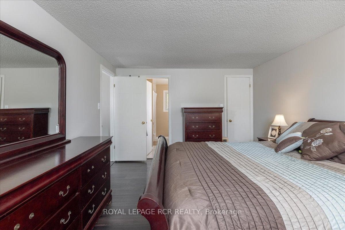 229 Elmwood Crescent photo 15