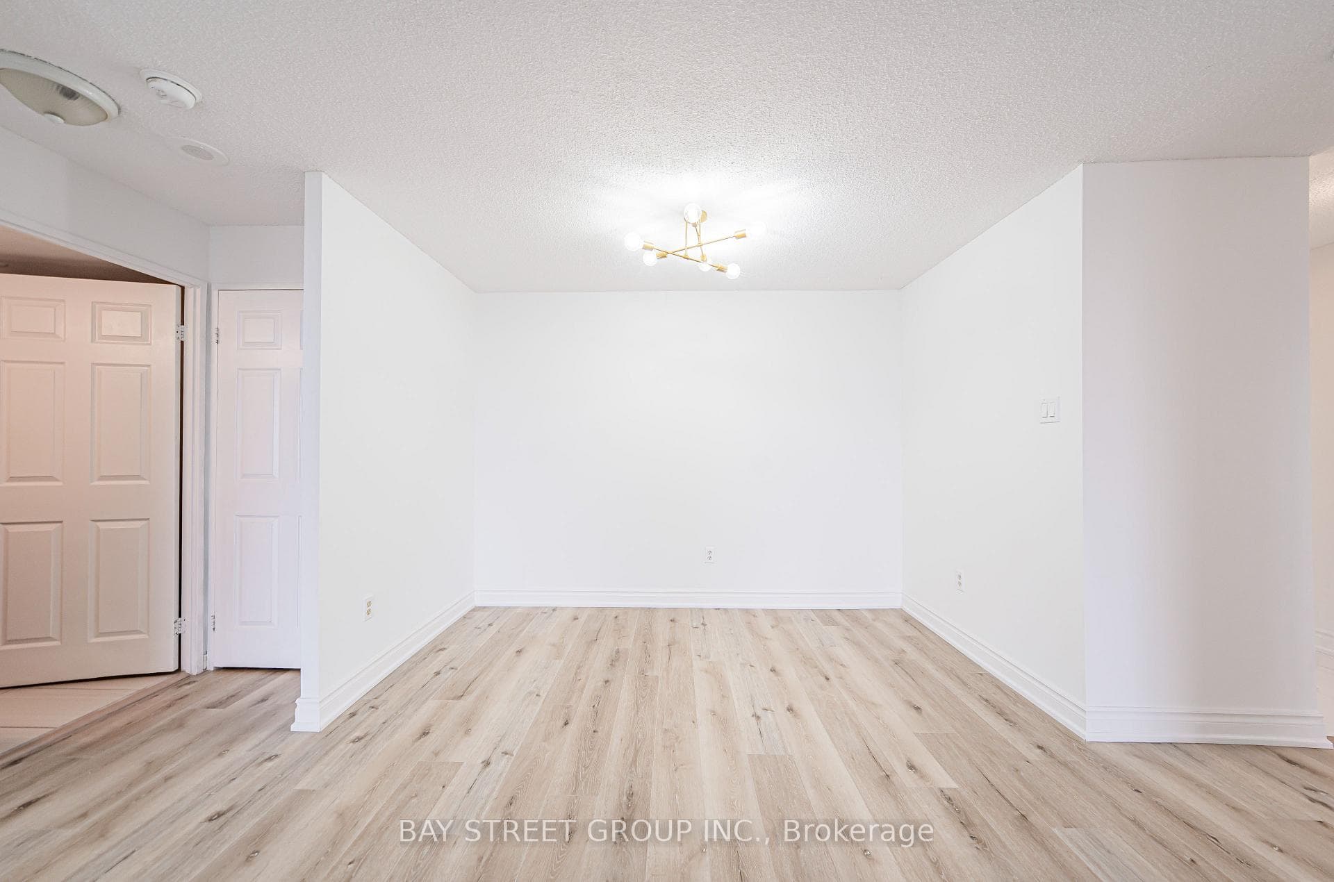 330 Rathburn Road Unit 1810 photo 21