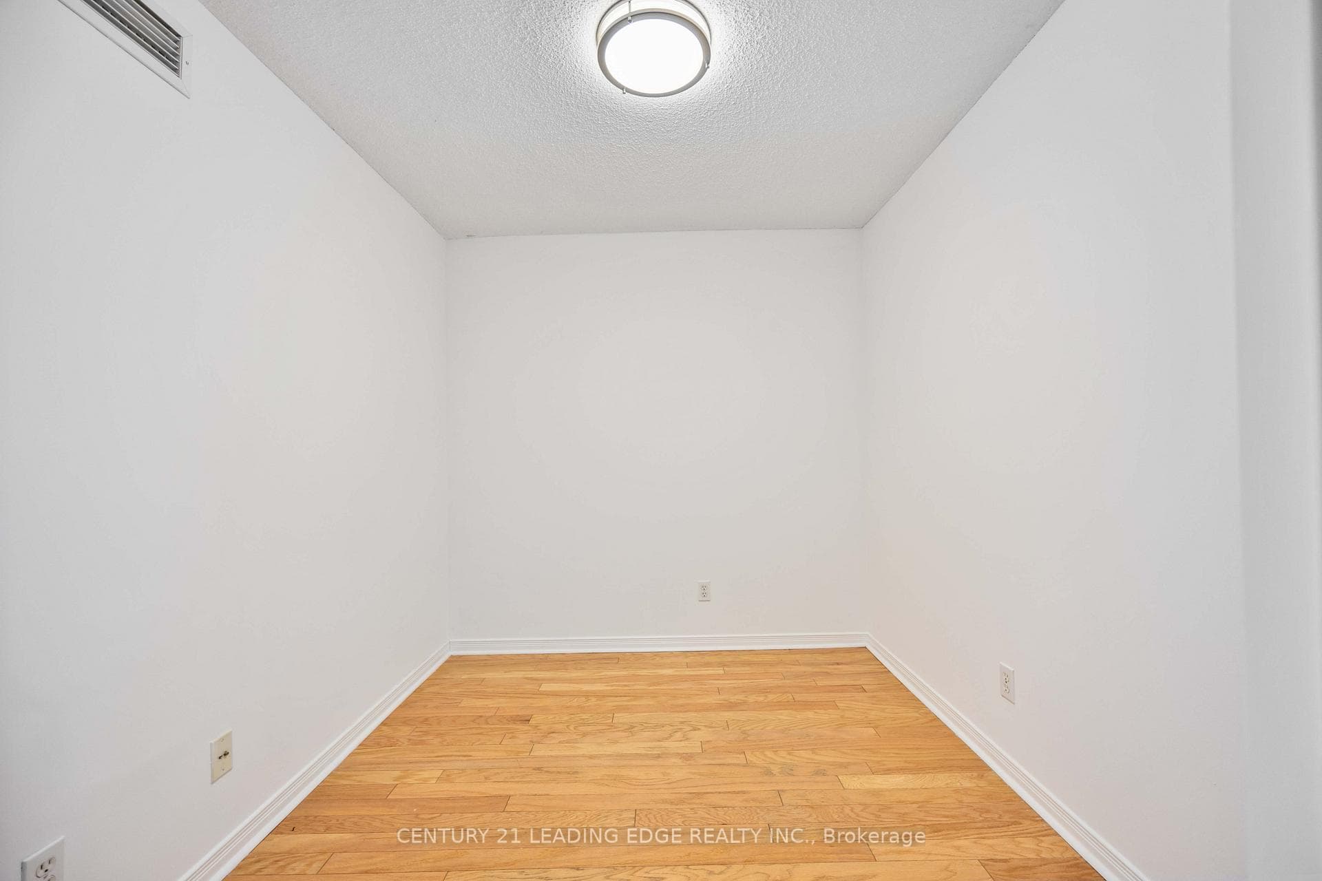 55 Harrison Garden Boulevard Unit LPH11 photo 5