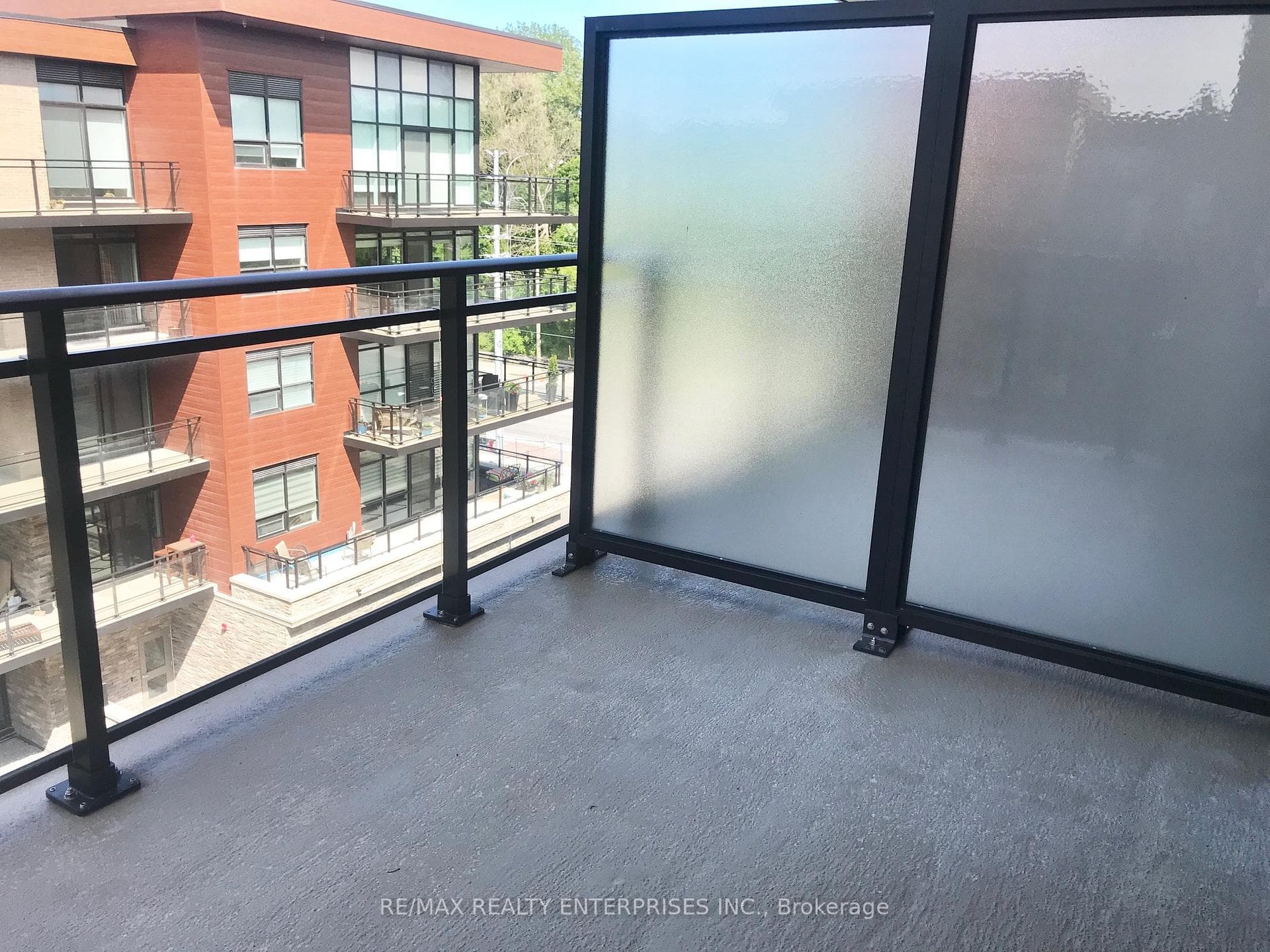 1575 Lakeshore Road Unit 445 photo 16
