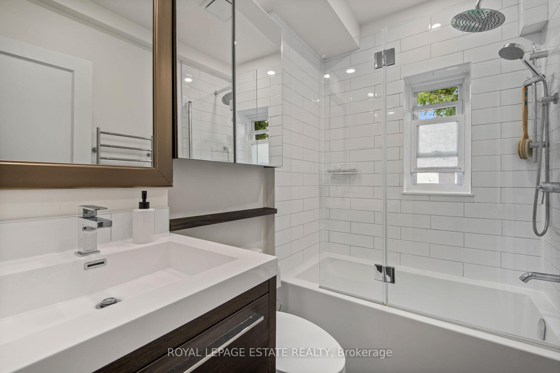 512 Soudan Avenue photo 21