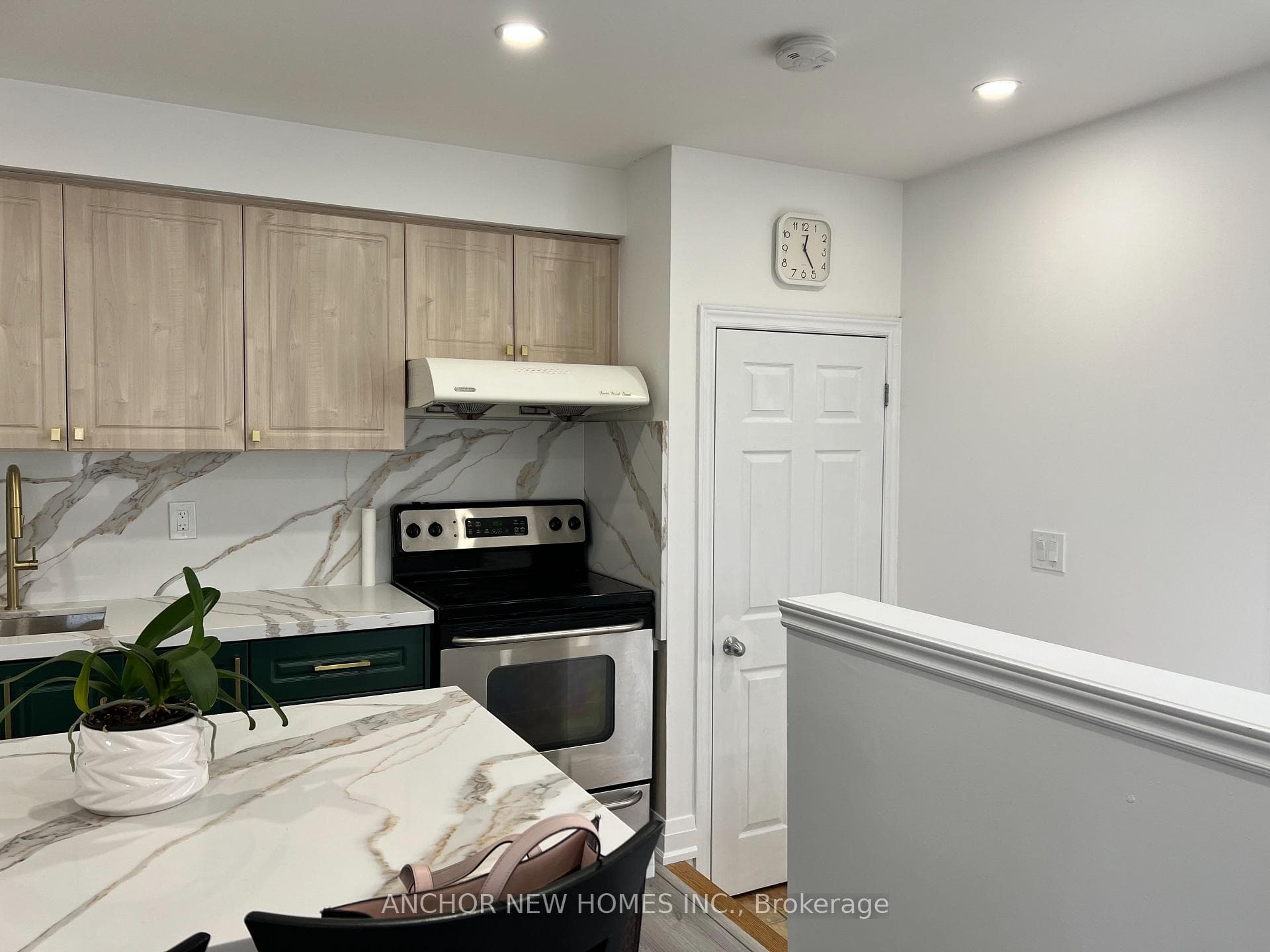 25 Northvale Road Unit (Coach House) photo 3