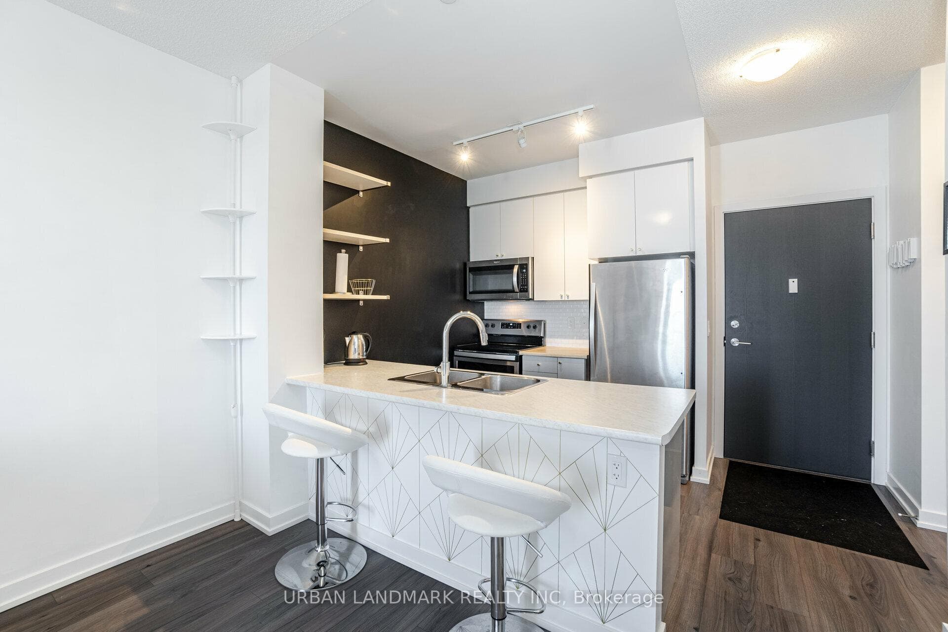 8 Trent Avenue Unit 1210 photo 3