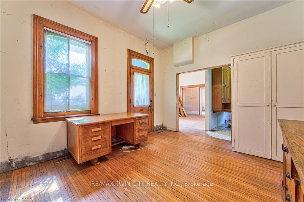12 MYRTLE Avenue photo 11