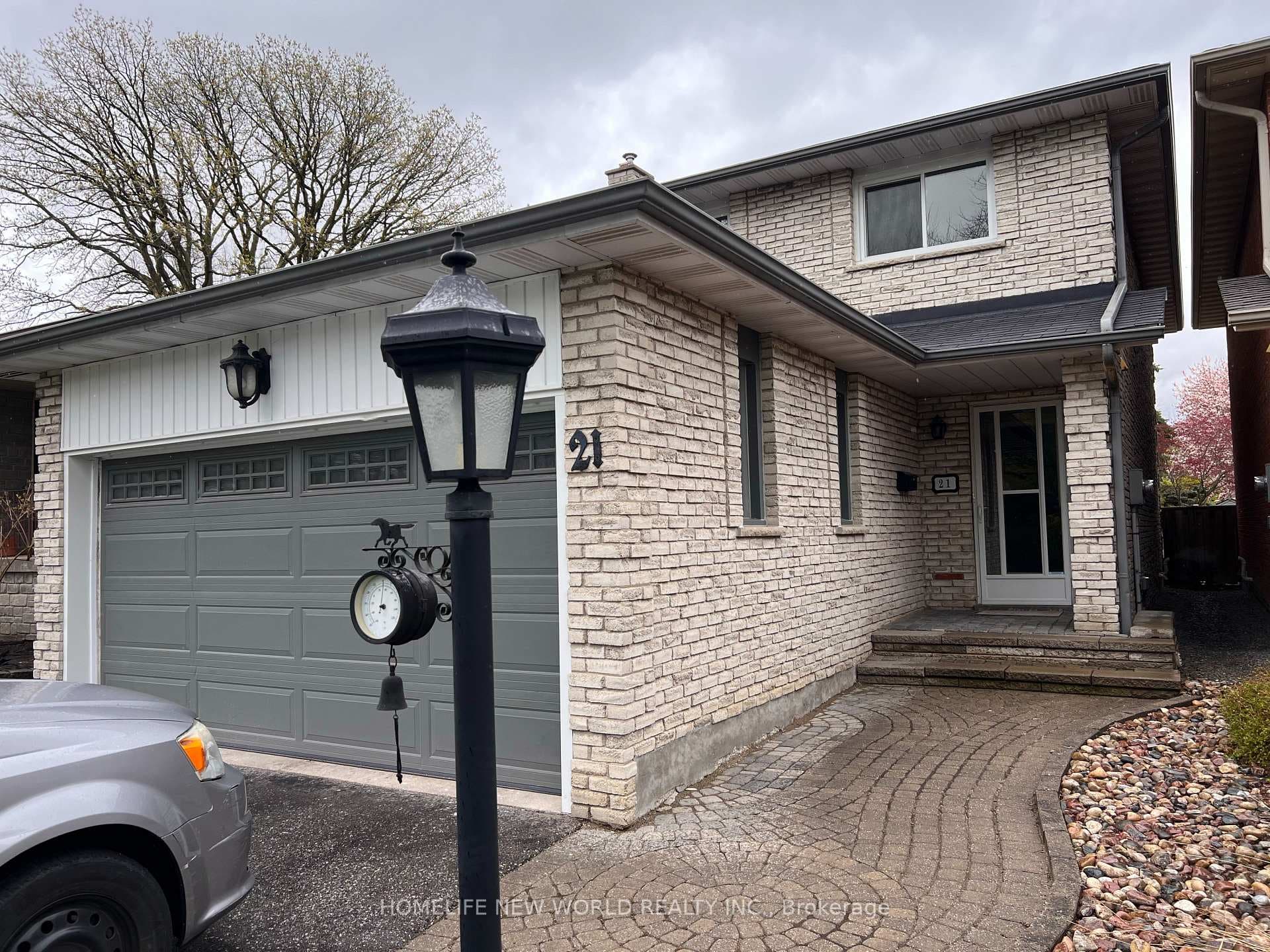 21 Delmark Boulevard photo 1