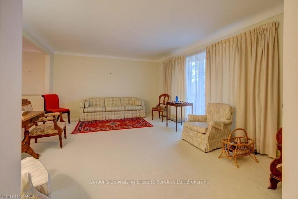 306 AVENUE Road photo 5