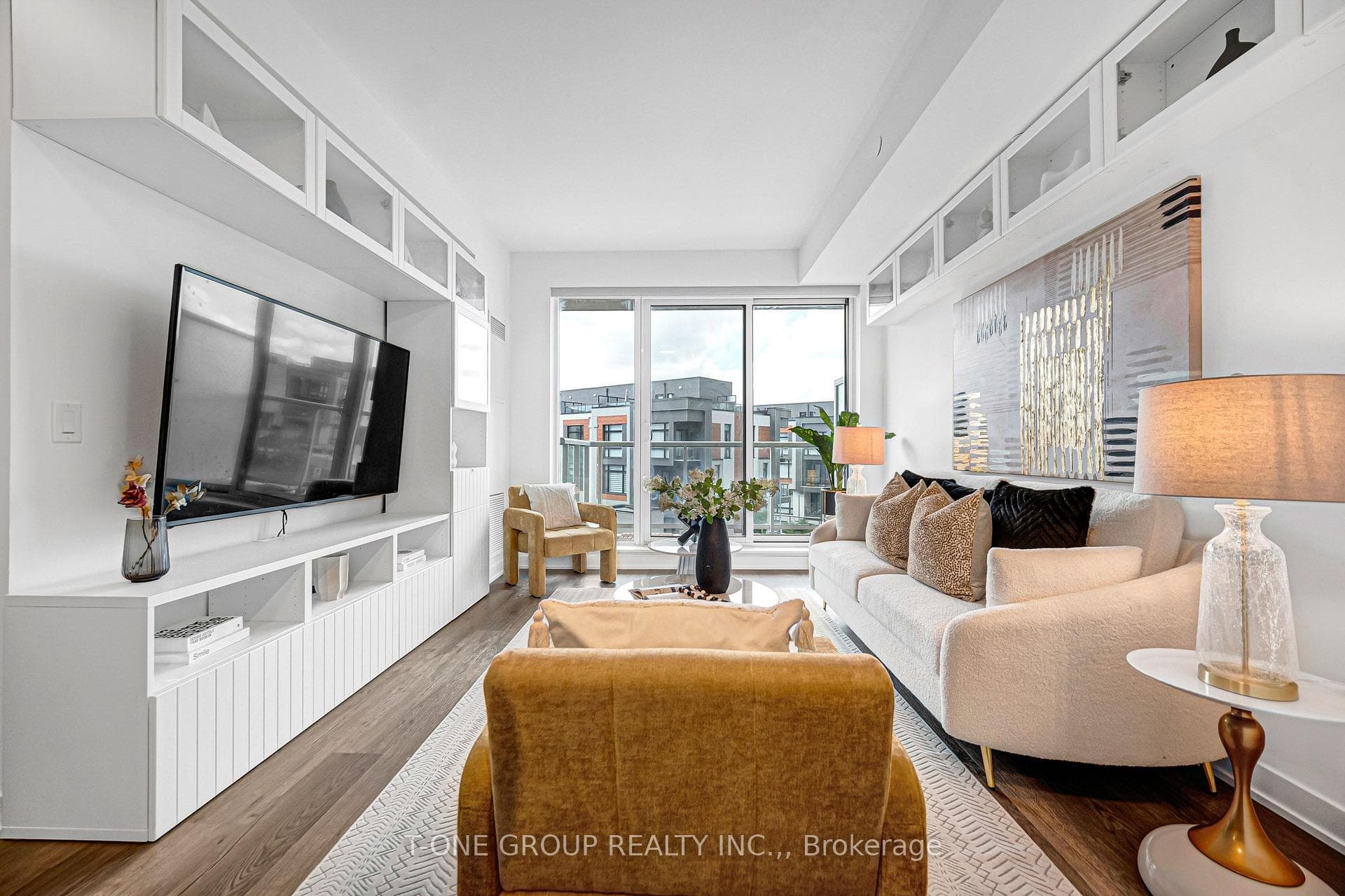 6 David Eyer Road Unit 313 photo 3