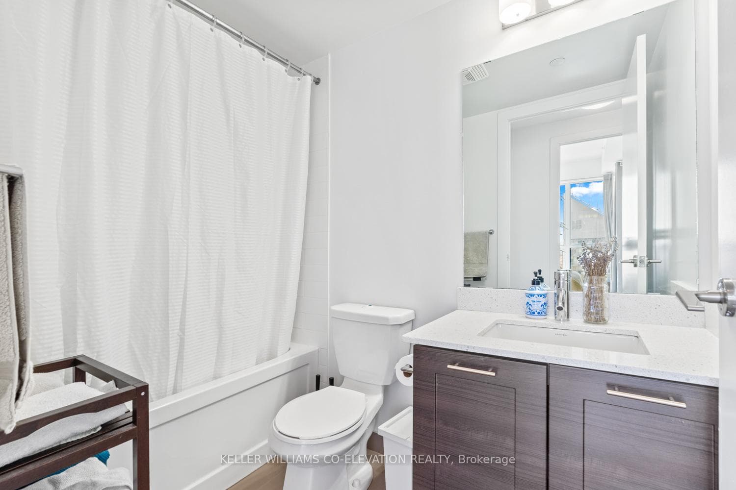 2220 Lakeshore Boulevard Unit 2910 photo 12