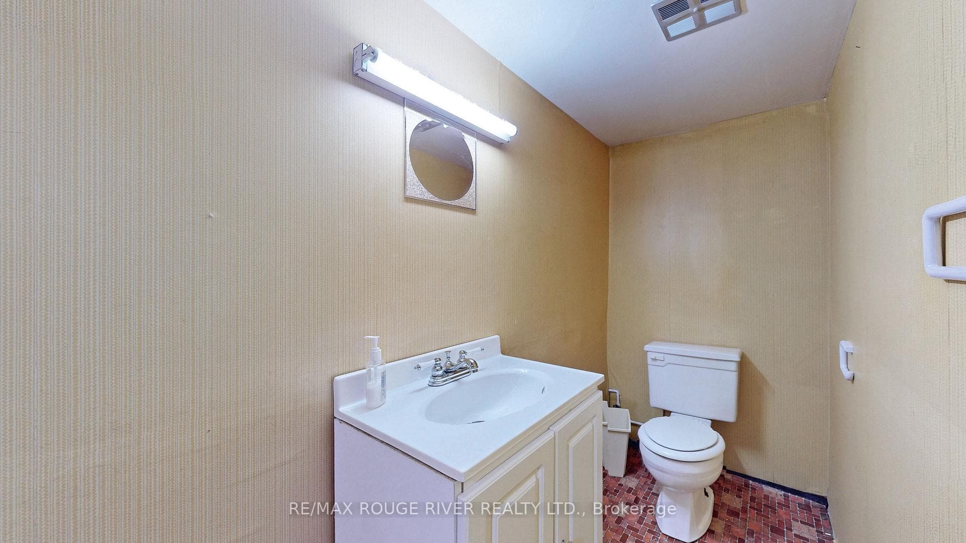 70 Cass Avenue Unit 117 photo 27