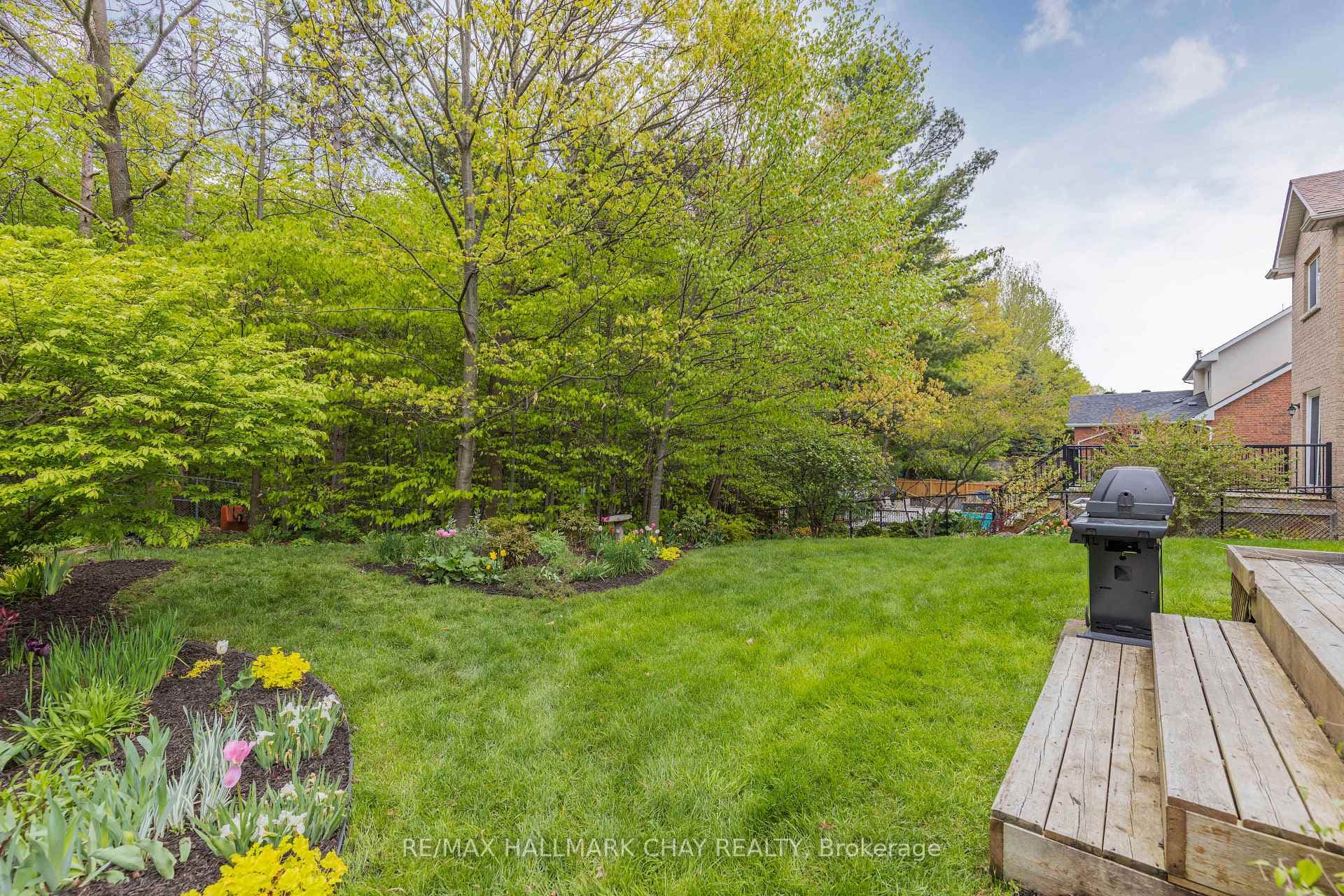 96 Cumming Drive photo 26