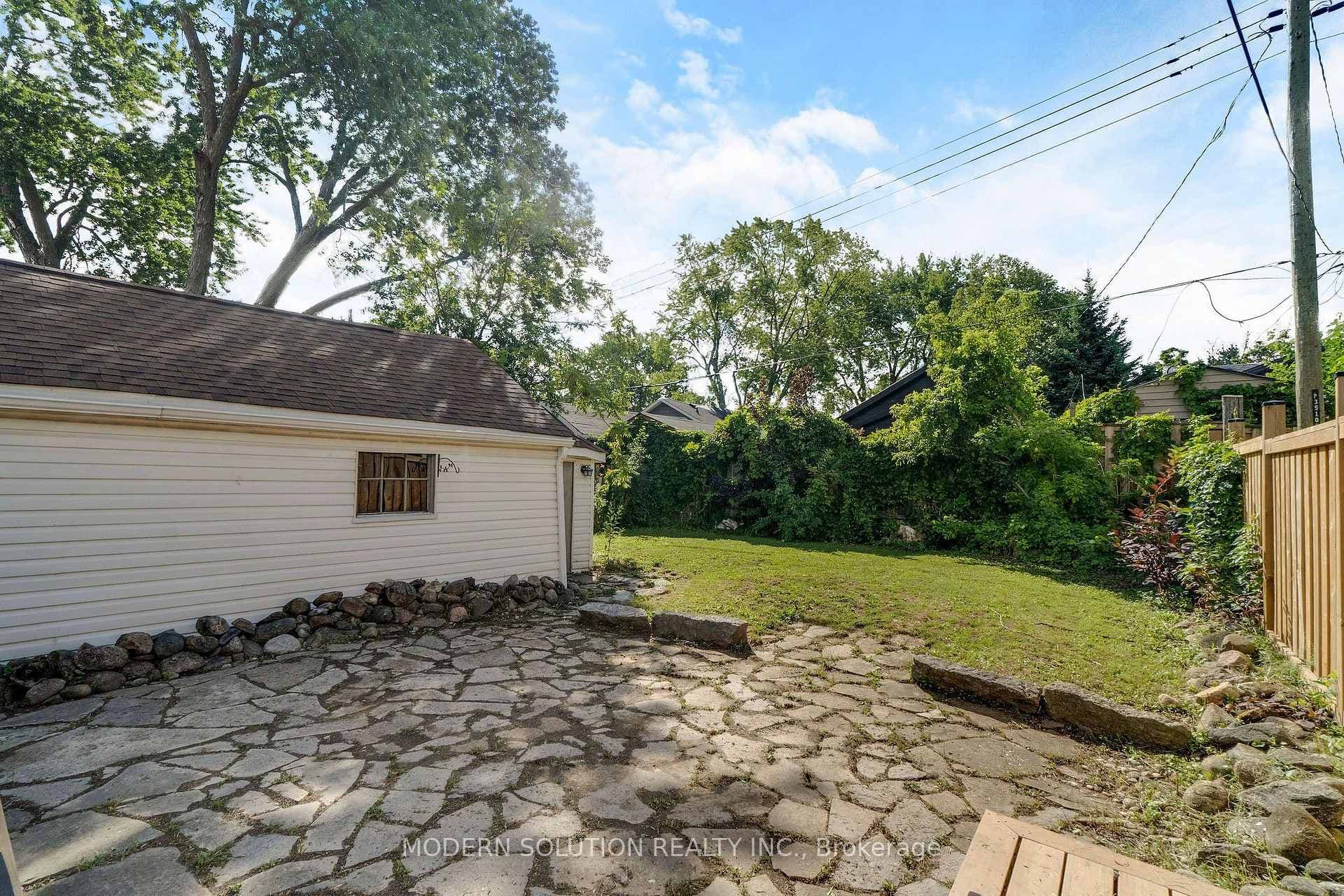 31 Elm Street photo 36