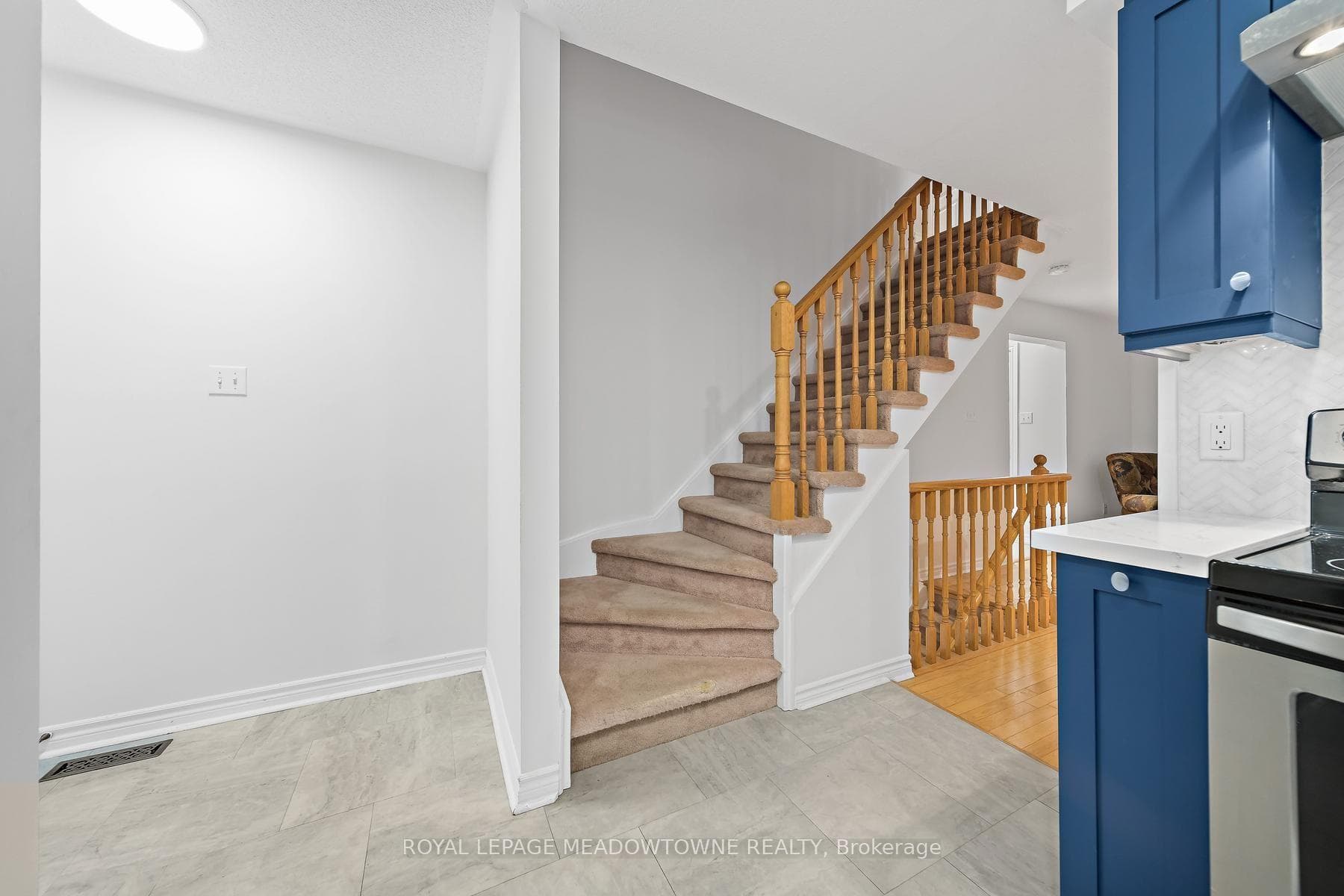 76 River Drive Unit 11 photo 11