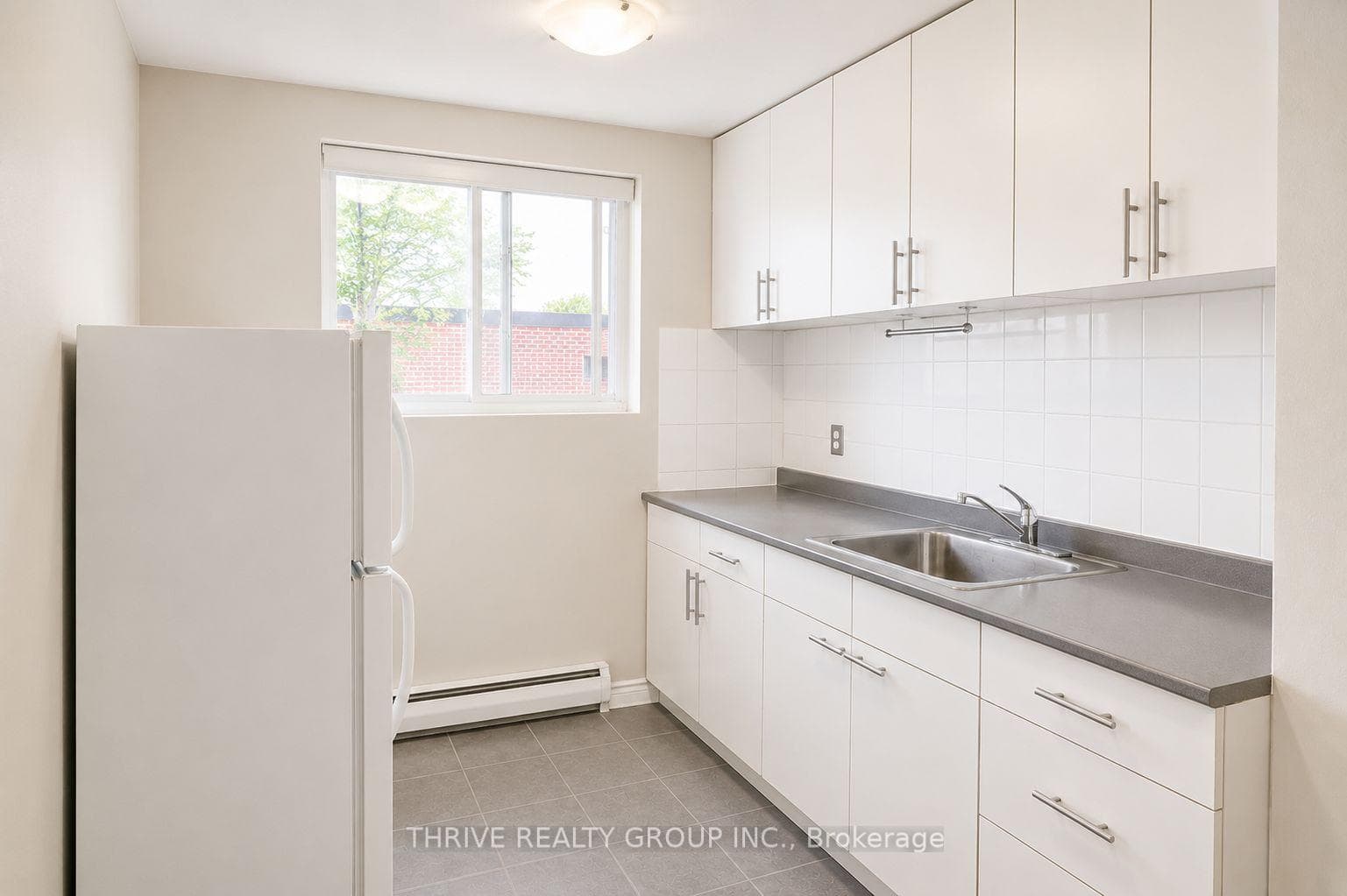 153 Godfrey Drive Unit 3 photo 4