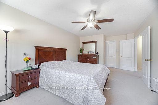 47 Heartleaf Crescent photo 31