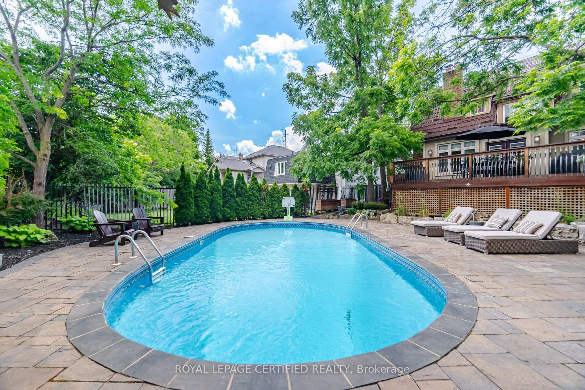 8 Elizabeth Street photo 45