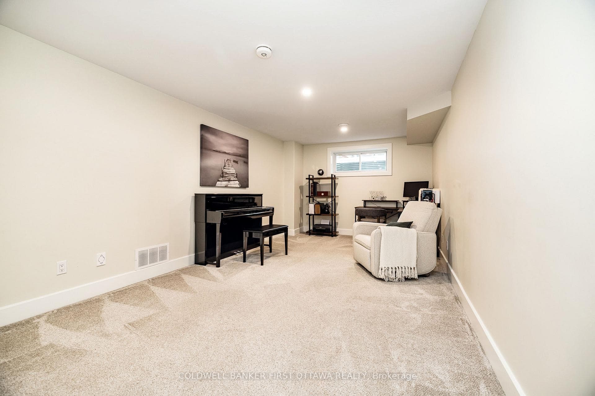 211 PURCHASE Crescent photo 39